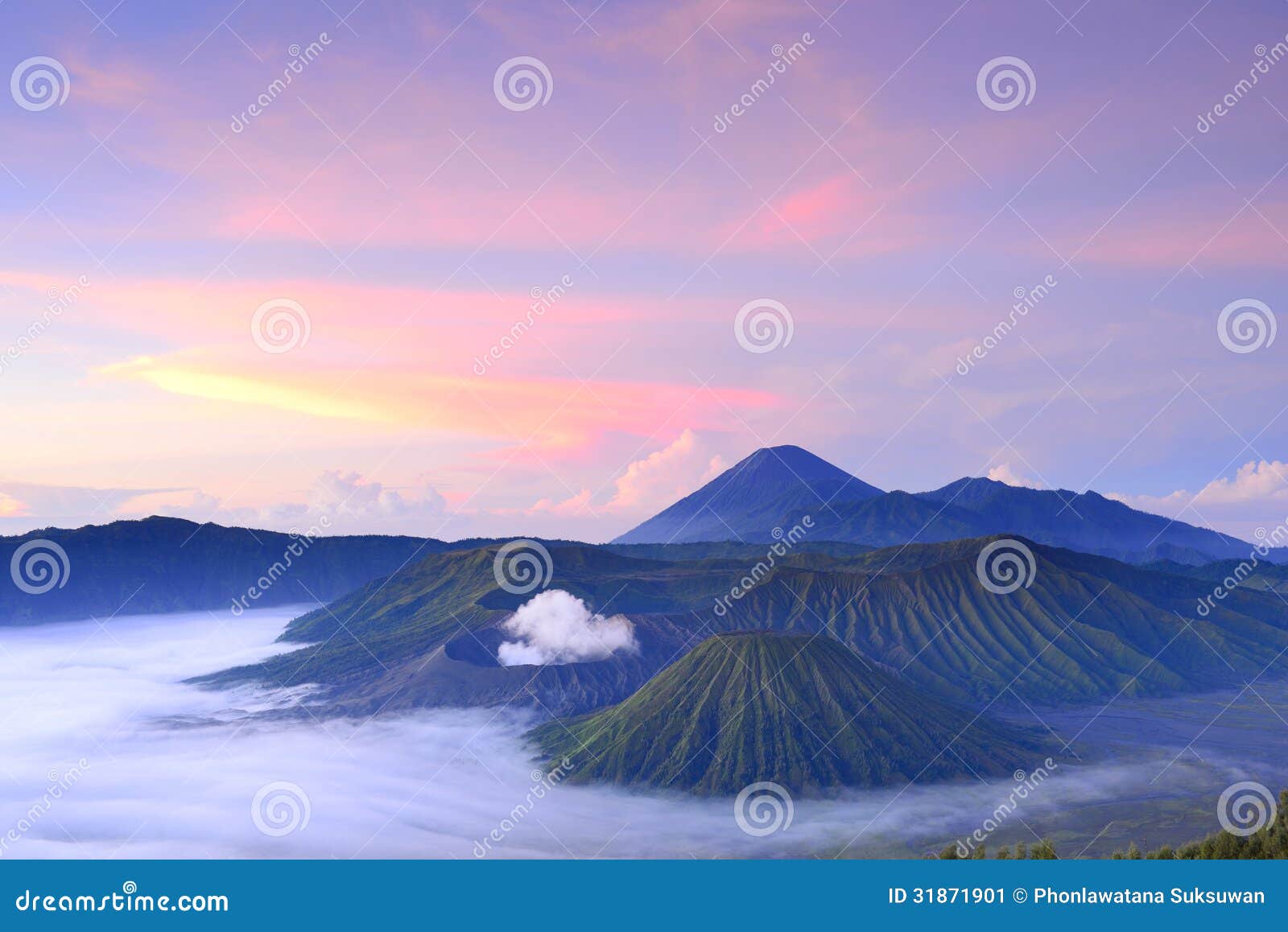 Βουνό ηφαιστείων Bromo στην Ινδονησία. Όμορφο βουνό ηφαιστείων Bromo στην Ινδονησία