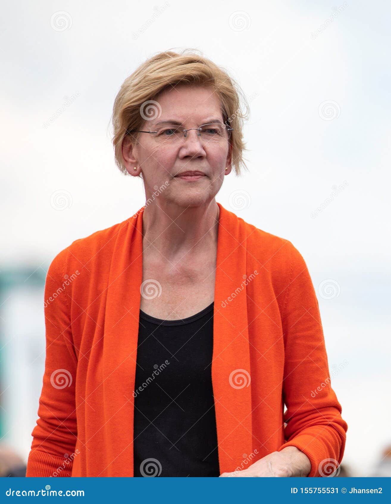 Δημοκράτης της Elizabeth Warren για τον Πρόεδρο. Des Moines, Αϊόβα/ΗΠΑ - 10 Αυγούστου 2019: Ο Ηνωμένος γερουσιαστής και ο δημοκρατικός προεδρικός υποψήφιος Elizabeth Warren χαιρετούν τους υποστηρικτές και μιλούν στα δίκαιος-goers κρατικό δίκαιο πολιτικό κιβώτιο σαπουνιών της Αϊόβα Des Moines, Αϊόβα