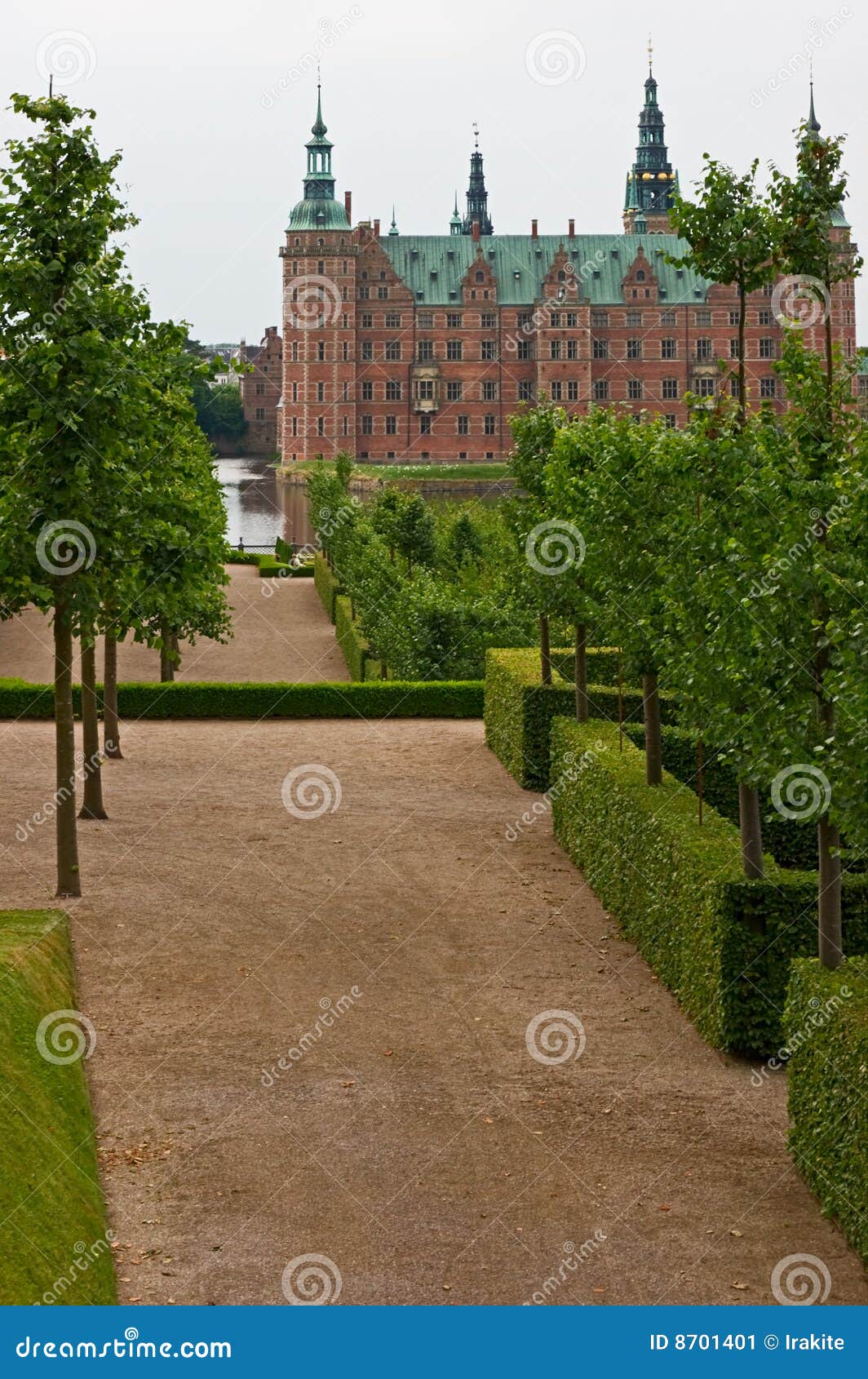 κάστρο Frederiksborg αλεών που οδηγ. κάστρο Δανία Frederiksborg Χίλεροντ αλεών που οδηγεί