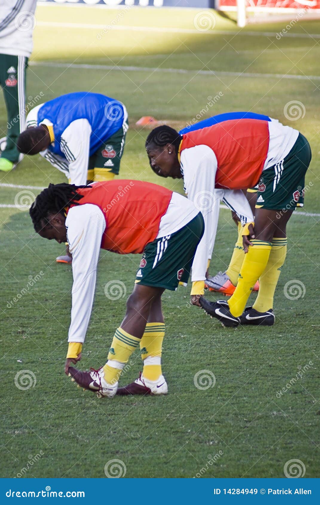 κατάρτιση bafana. το αφρικανικό bafana της Αφρικής 05 12 το 2010 όντας ημέρες ημέρας φλυτζανιών η λίγη FIFA gauteng που παίρνει έχει κρατήσει τη στο τέλος εθνική ανοικτή ανοιγμένη πρακτικής ομάδα νότιας έναρξης ποδοσφαίρου περιόδων επικοινωνίας προετοιμασιών δημόσια siphiwe στον πανεπιστημιακό κόσμο πνευμάτων όψης tshabalala κατάρτισης