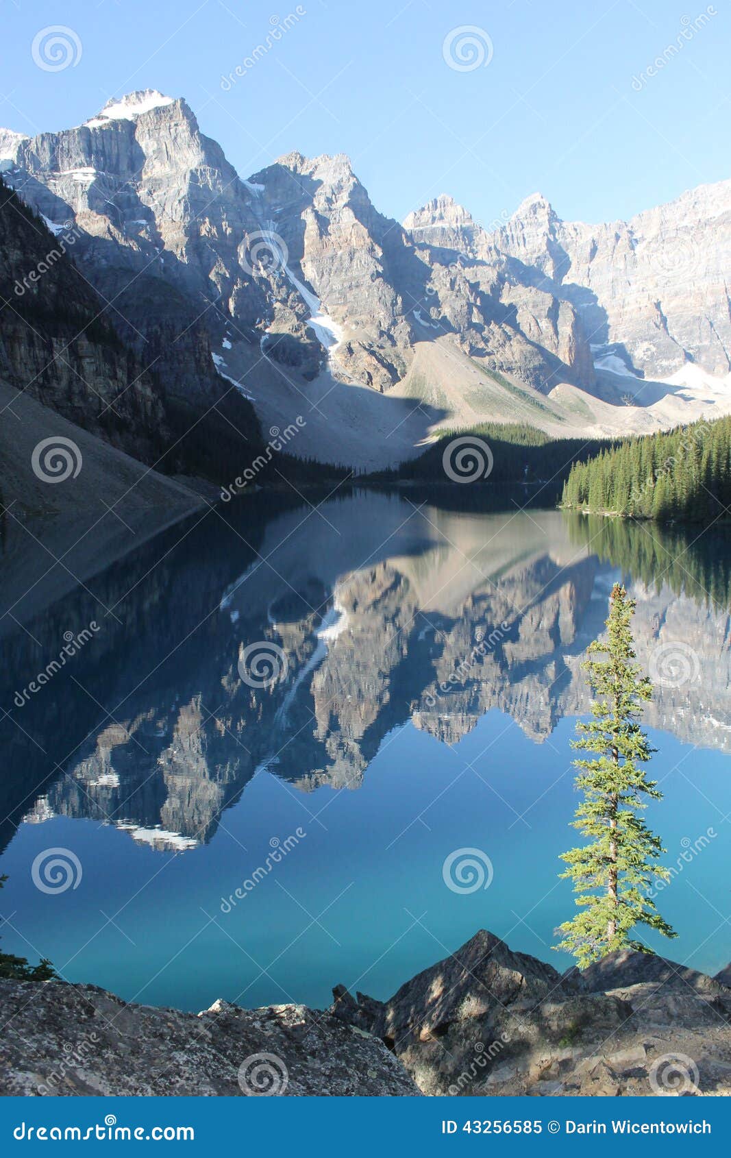 Λίμνη Moraine Αλμπέρτα Καναδάς #3. Σειρά βουνών της κοιλάδας των δέκα αιχμών σε Moraine Αλμπέρτα Καναδάς