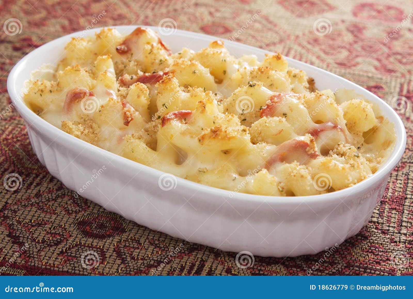 ντομάτα της MAC τυριών. ψημένες crumbs τυριών ψωμιού κρεμώδεις ξηρές macaroni ντομάτες ήλιων προβολόνε μοτσαρελών έπειτα που ολοκληρώνονται