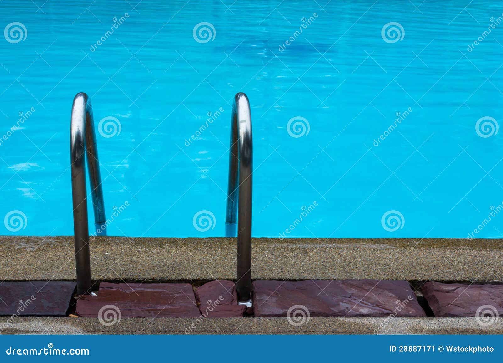 Πισίνα. Φωτογραφία της αθλητικής λέσχης πισινών