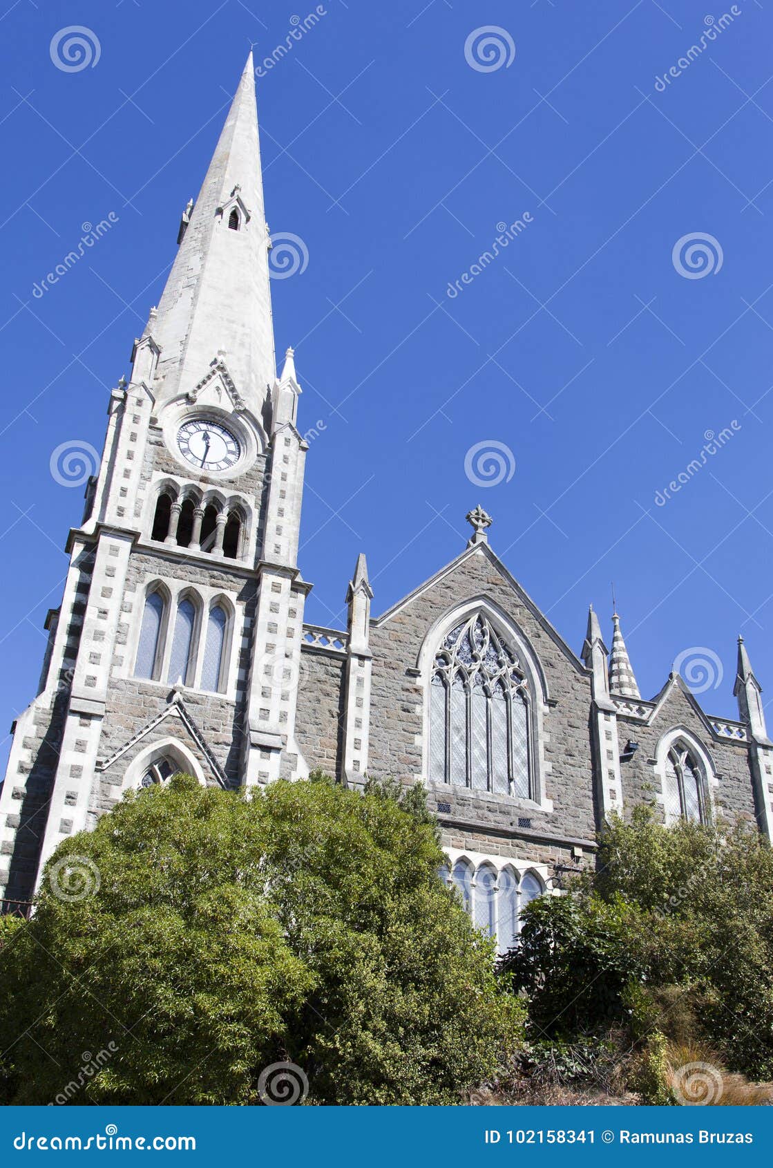 Πρεσβυτερική Εκκλησία της Νέας Ζηλανδίας ` s. Πρεσβυτερική Εκκλησία της Iona που στέκεται σε έναν λόφο στο λιμένα Chalmers, το προάστιο Dunedin Νέα Ζηλανδία