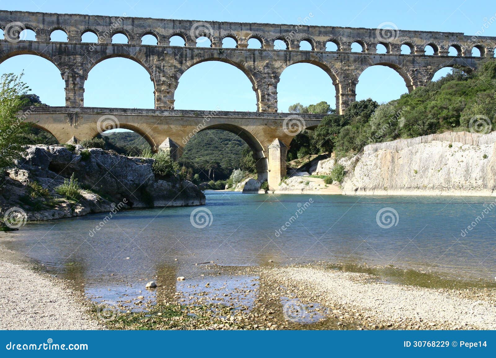 Ρωμαϊκό υδραγωγείο Pont-du-Gard