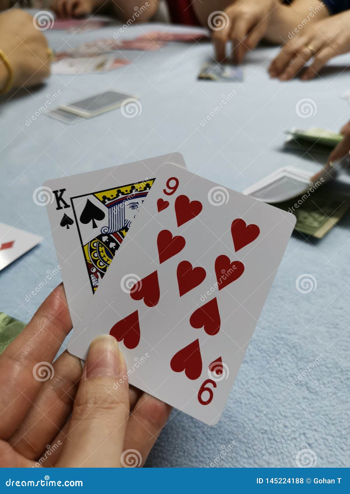 Играть в карты в азартные казино демо режим на