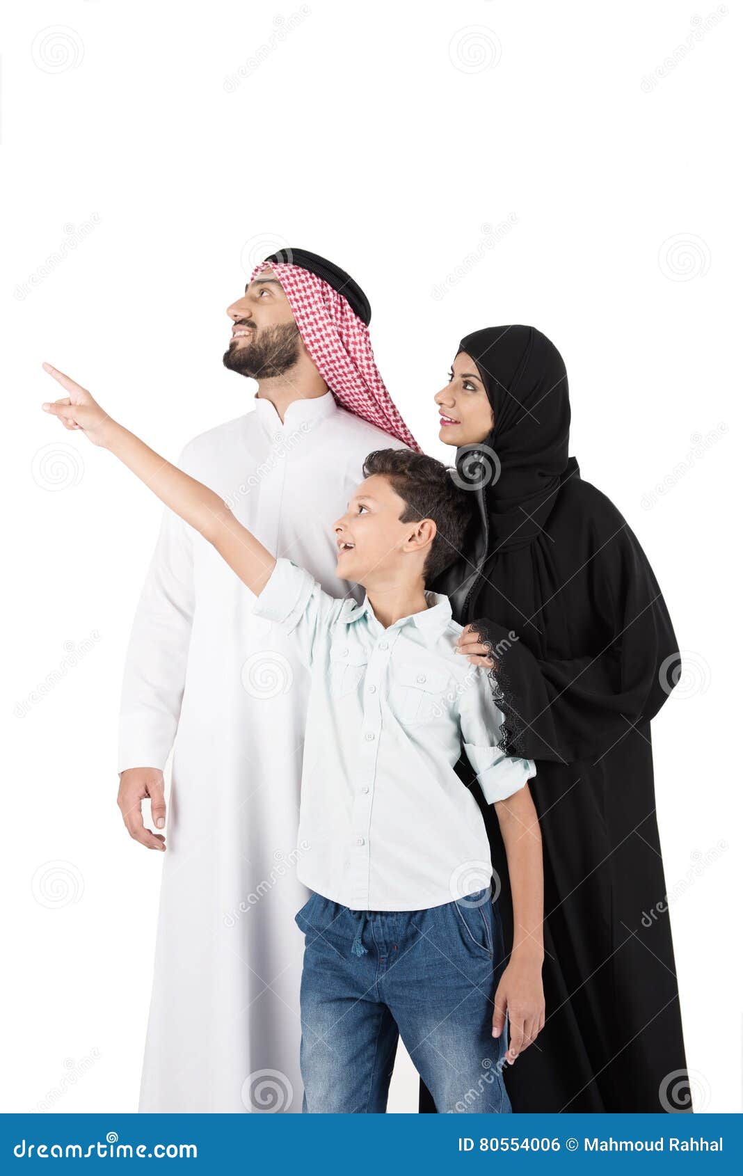 арабская семья. Арабская семья на белой предпосылке