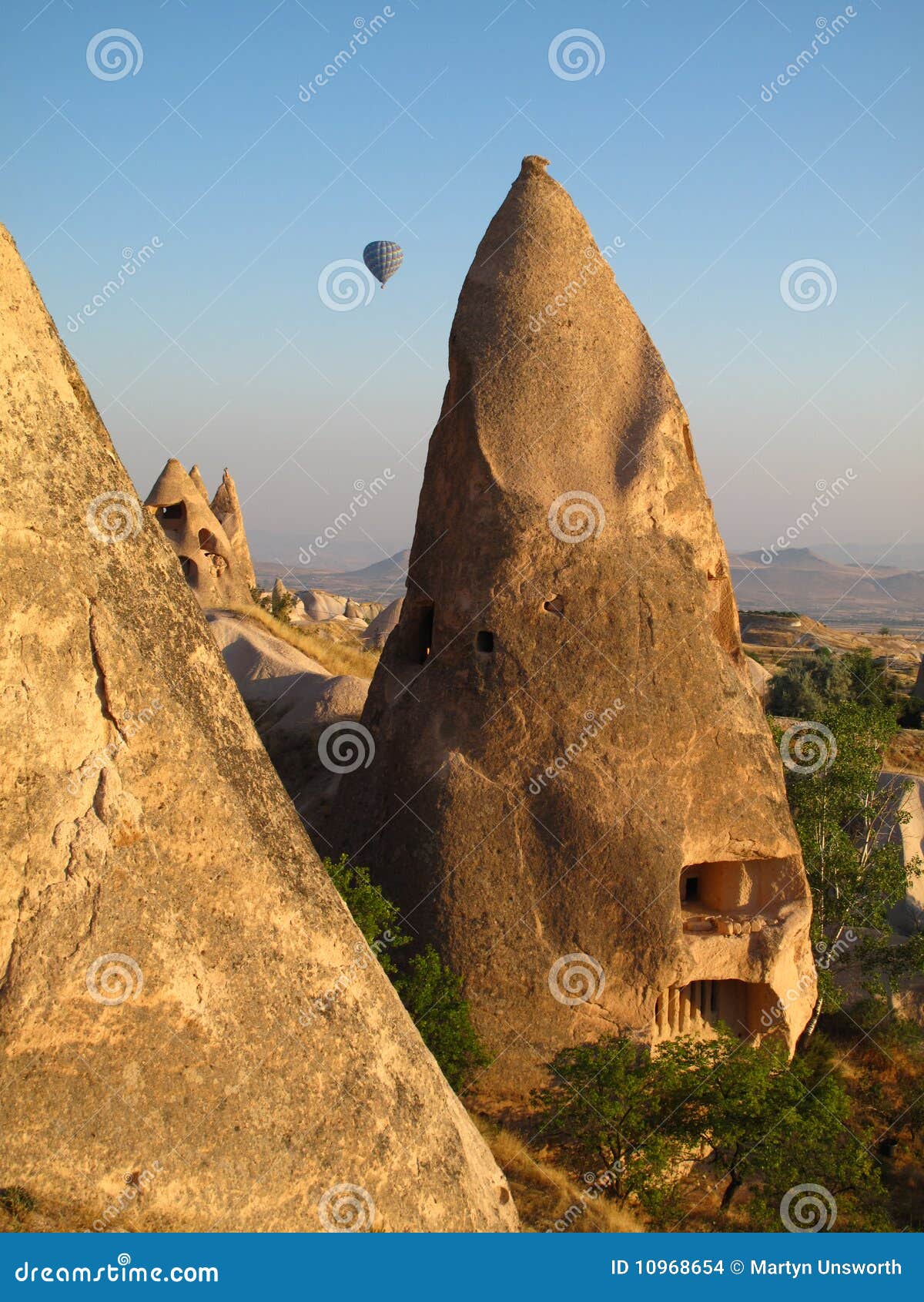 башня фе cappadocia. индюк домов подземелья cappadocia ballon воздуха горячий