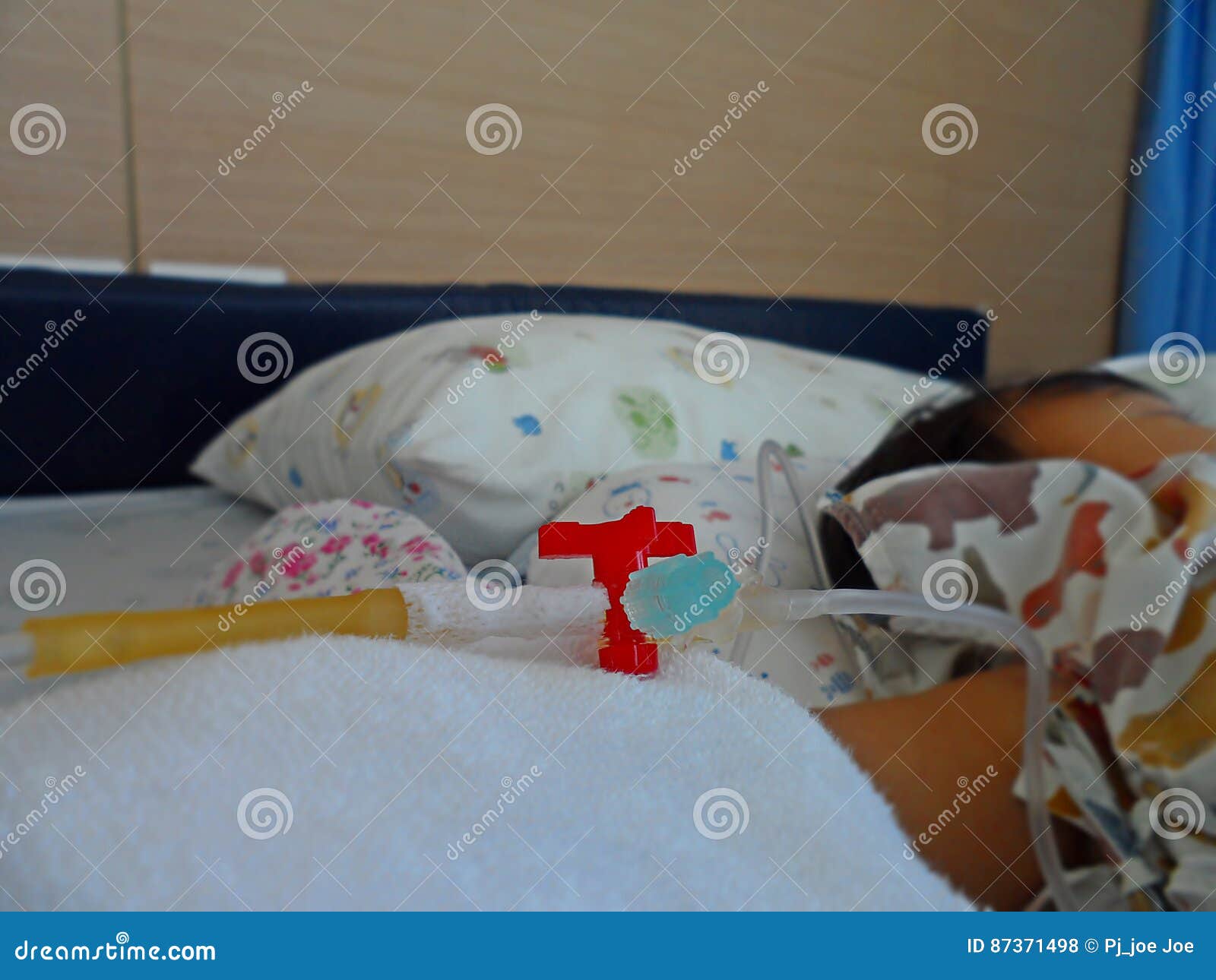 фото я лежу с детьми в больнице
