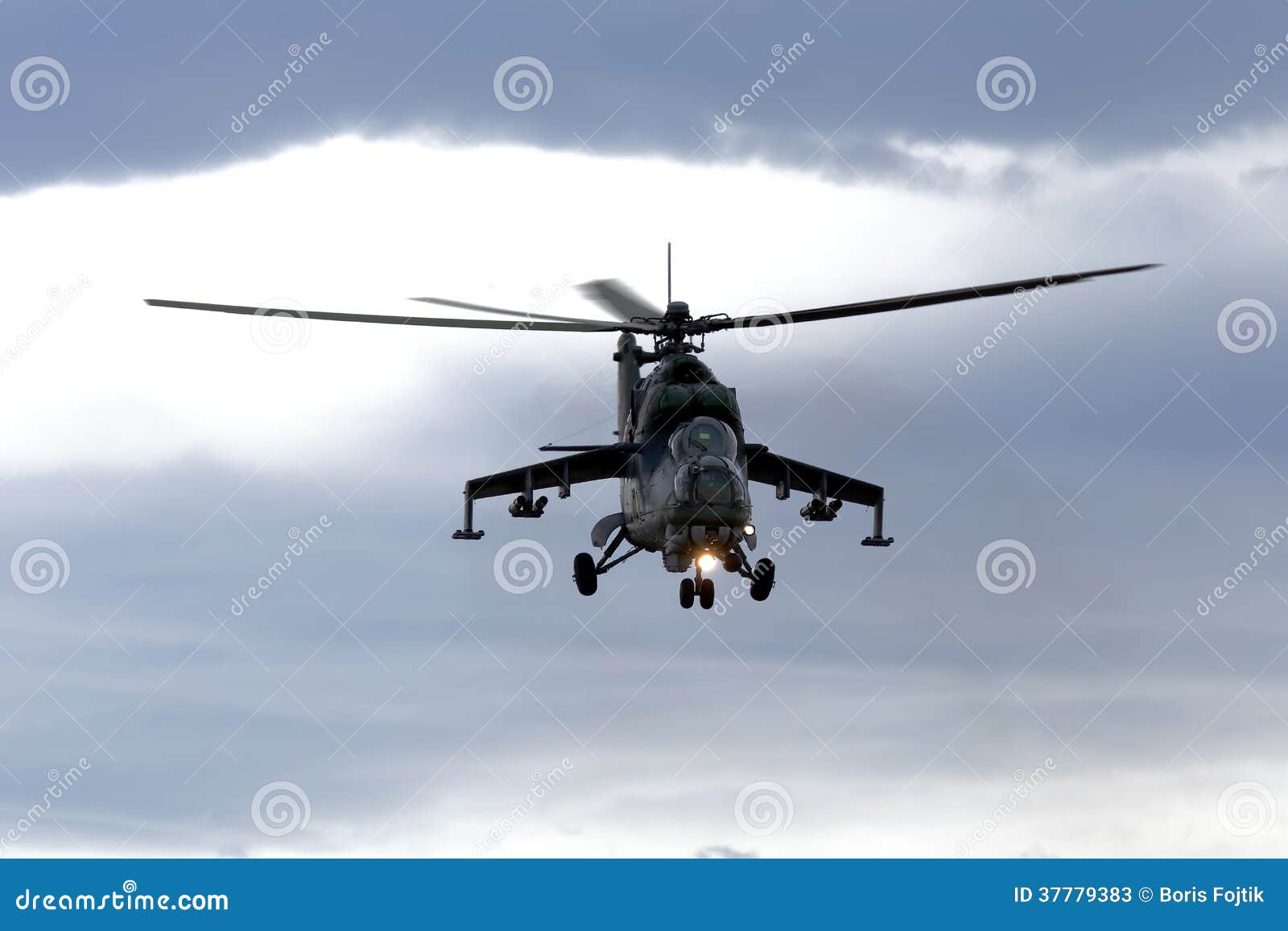 Вертолет Mi-24 на airshow, SIAF 2013 - Словакия - Sliac.