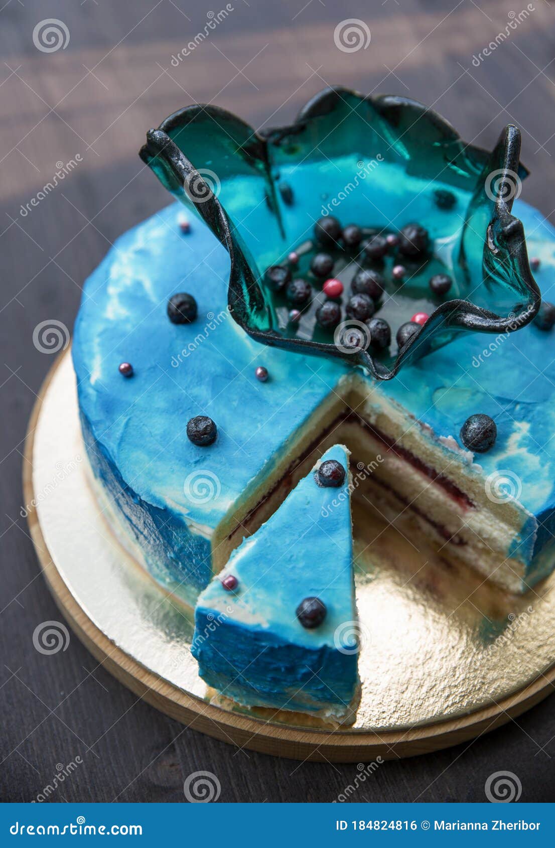 Красивый пирог решёткой с джемом