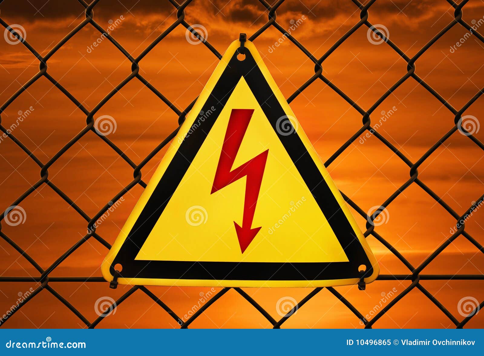 высокое напряжение опасности Стоковое Изображение - изображение ...