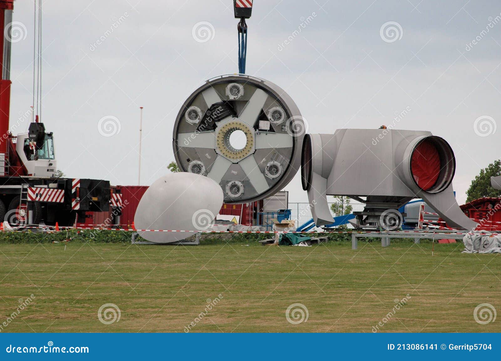 Генератор безредукторной передачи для мельницы с ротором и крышкой ...