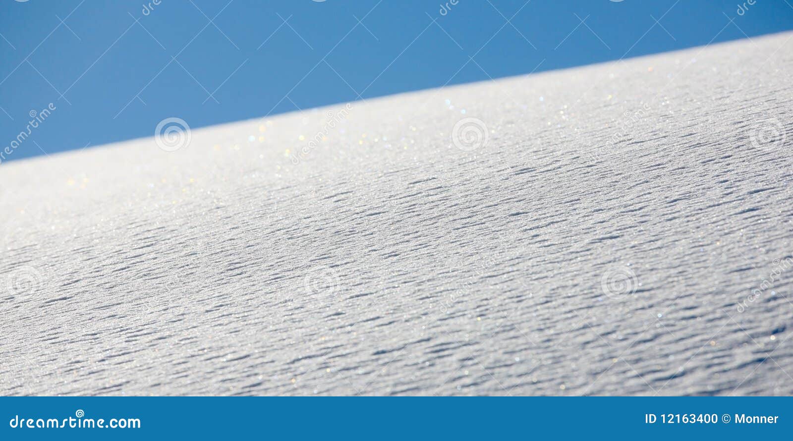 голубые свежие снежинки неба. свежая блестящая текстура солнца снежинок съемки