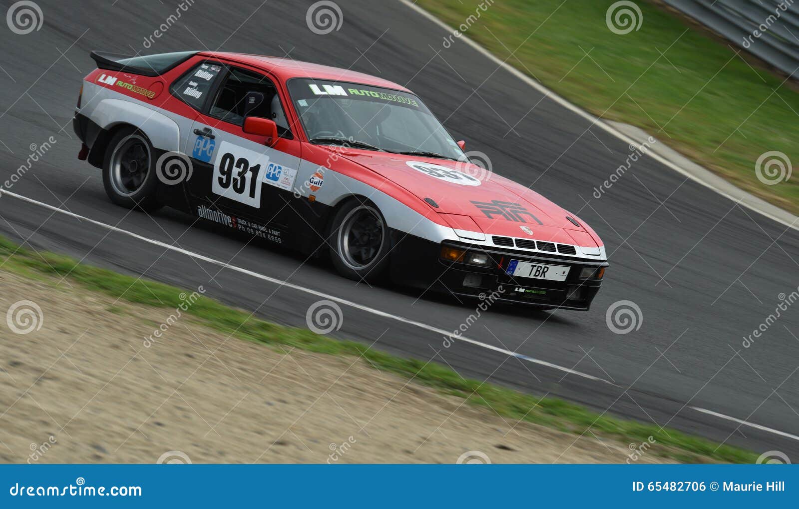 Гоночная машина Порше 924 редакционное фото. изображение насчитывающей ...