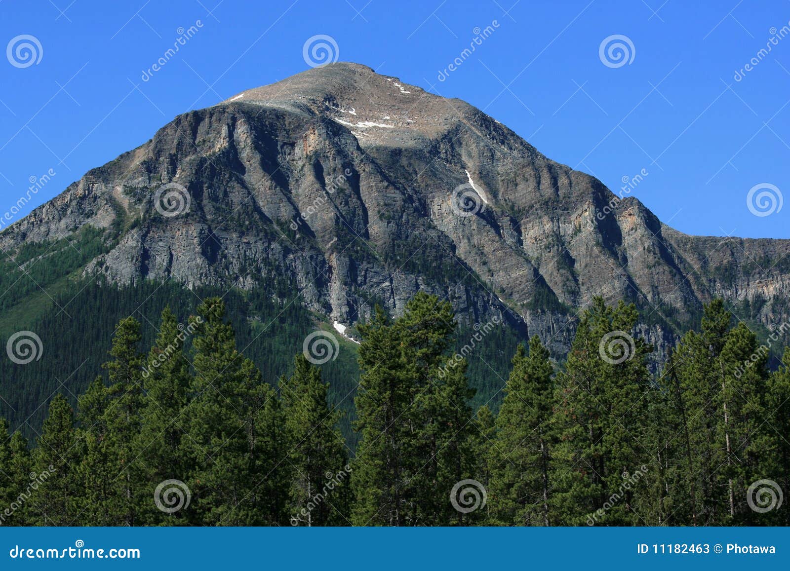 гора louise озера fairview. национальный парк горы louise озера fairview alberta banff Канады