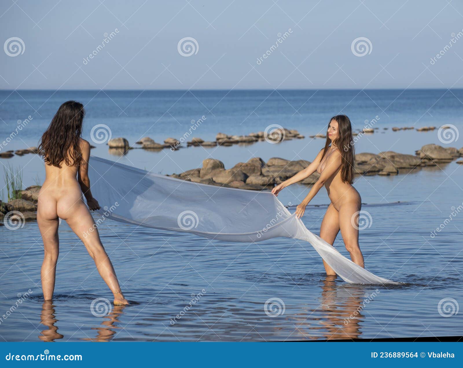 Жены на пляже (66 фото) - секс фото