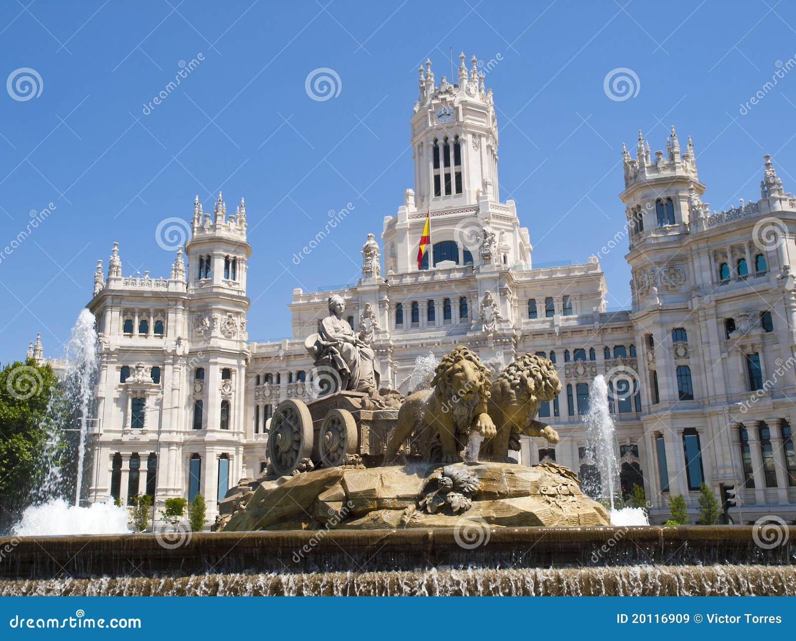 дворец фонтана cibeles. дворец madrid фонтана cibeles