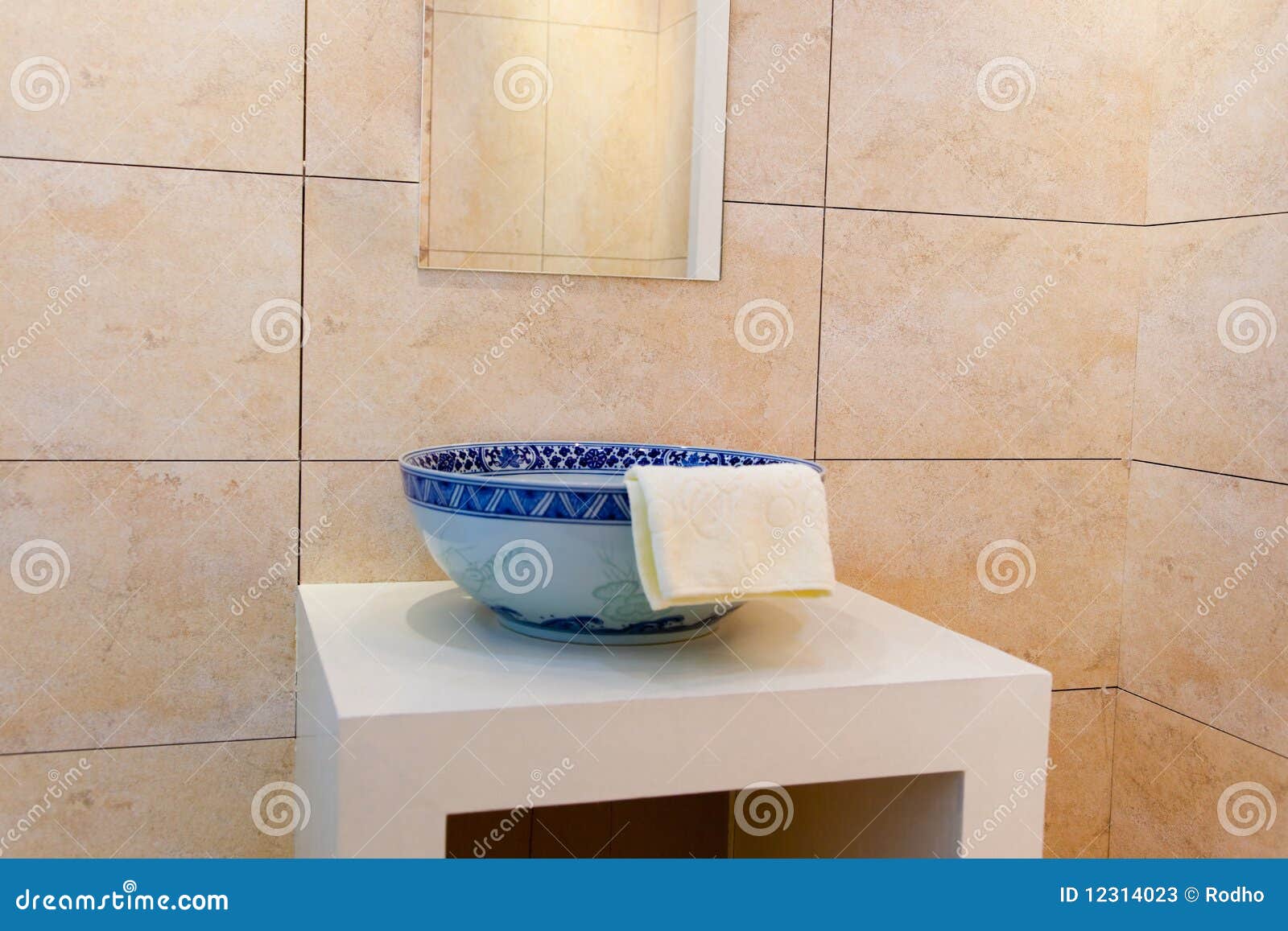 декор ванной комнаты стоковое изображение. изображение насчитывающей .