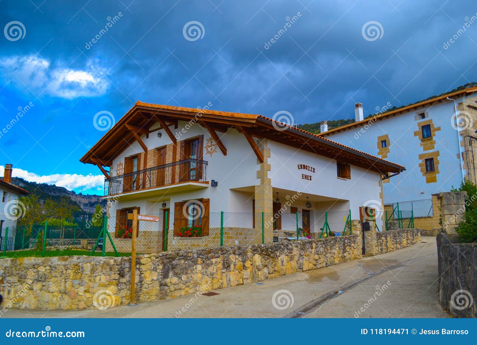 Деревенский дом в испании хиллсборо бич