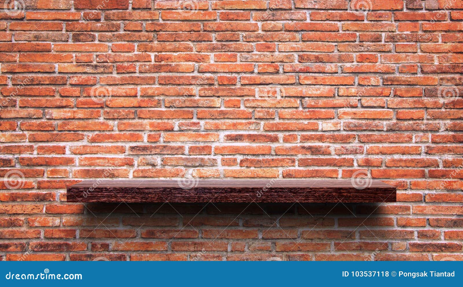 Деревянная полка на кирпичной стене Стоковое Фото - изображение .