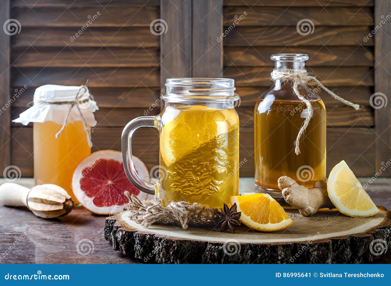 Домодельный заквашенный сырцовый чай Kombucha с различными Flavorings