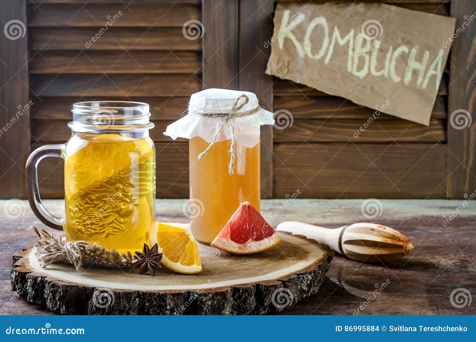 Домодельный заквашенный сырцовый чай Kombucha с различными Flavorings