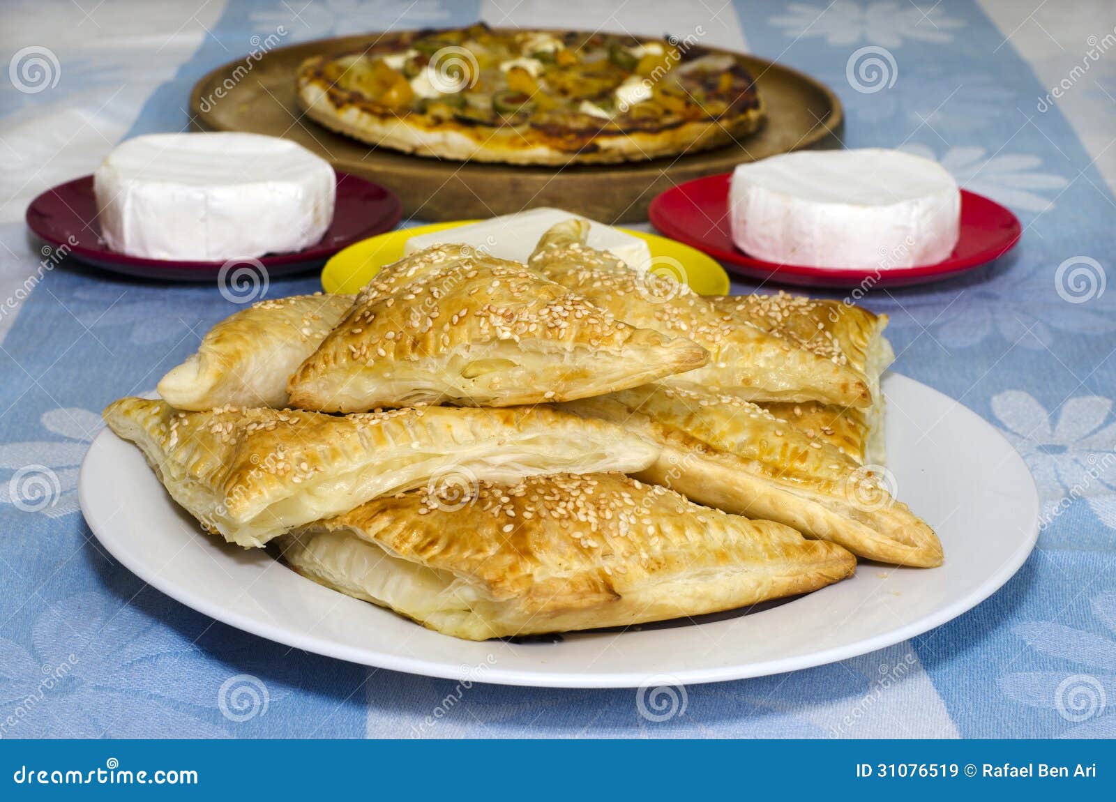 Еда праздника Shavuot еврейская Стоковое Изображение - изображение ...