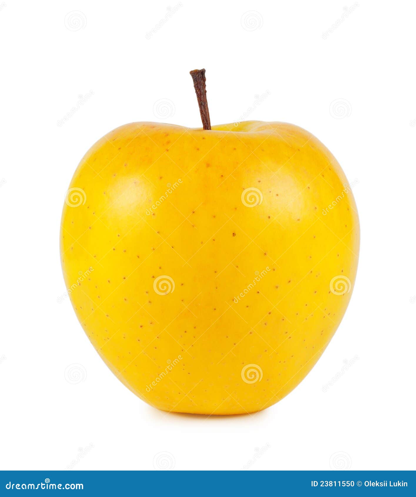 Желтое яблоко на белом фоне