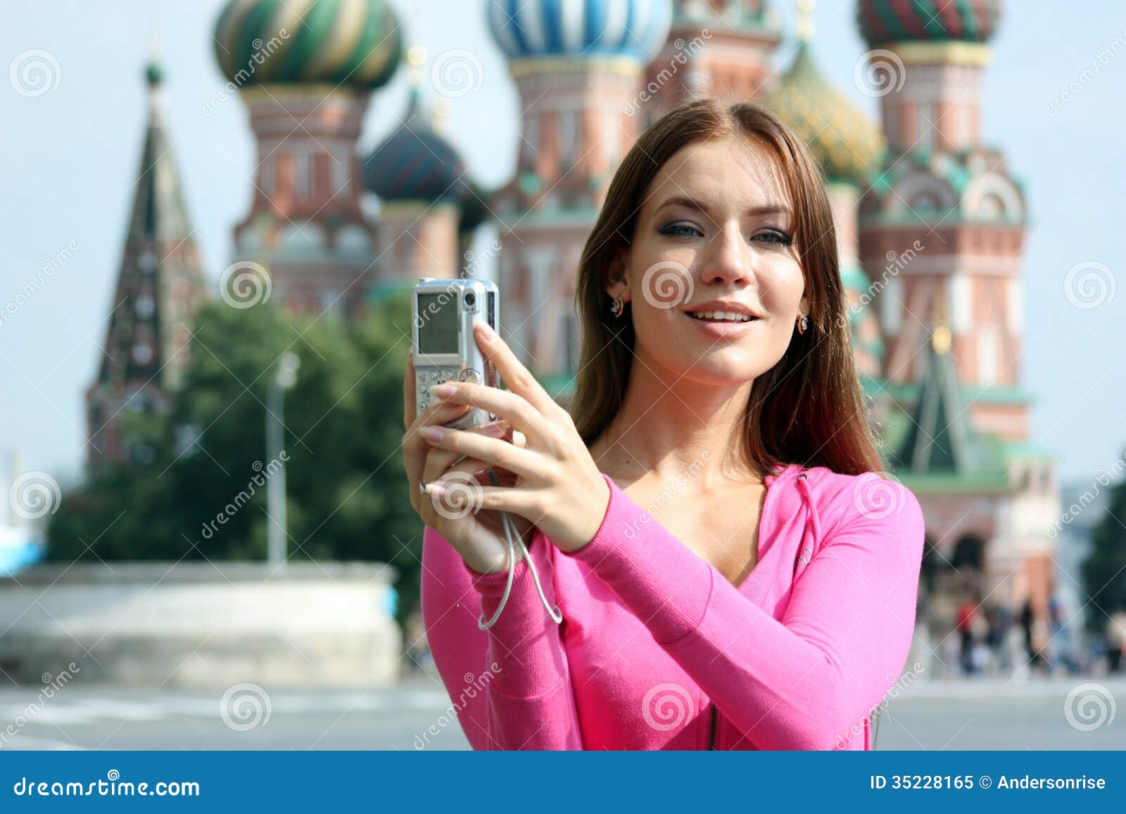 Москва девушки фотографируются
