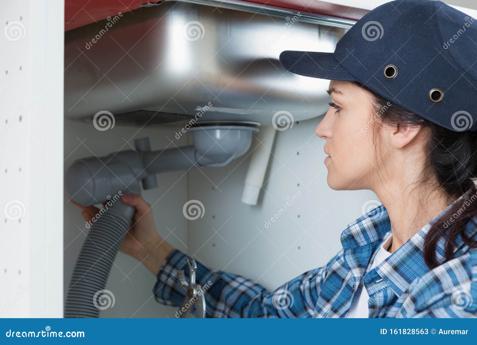 Зрелая женщина и сантехник – Telegraph