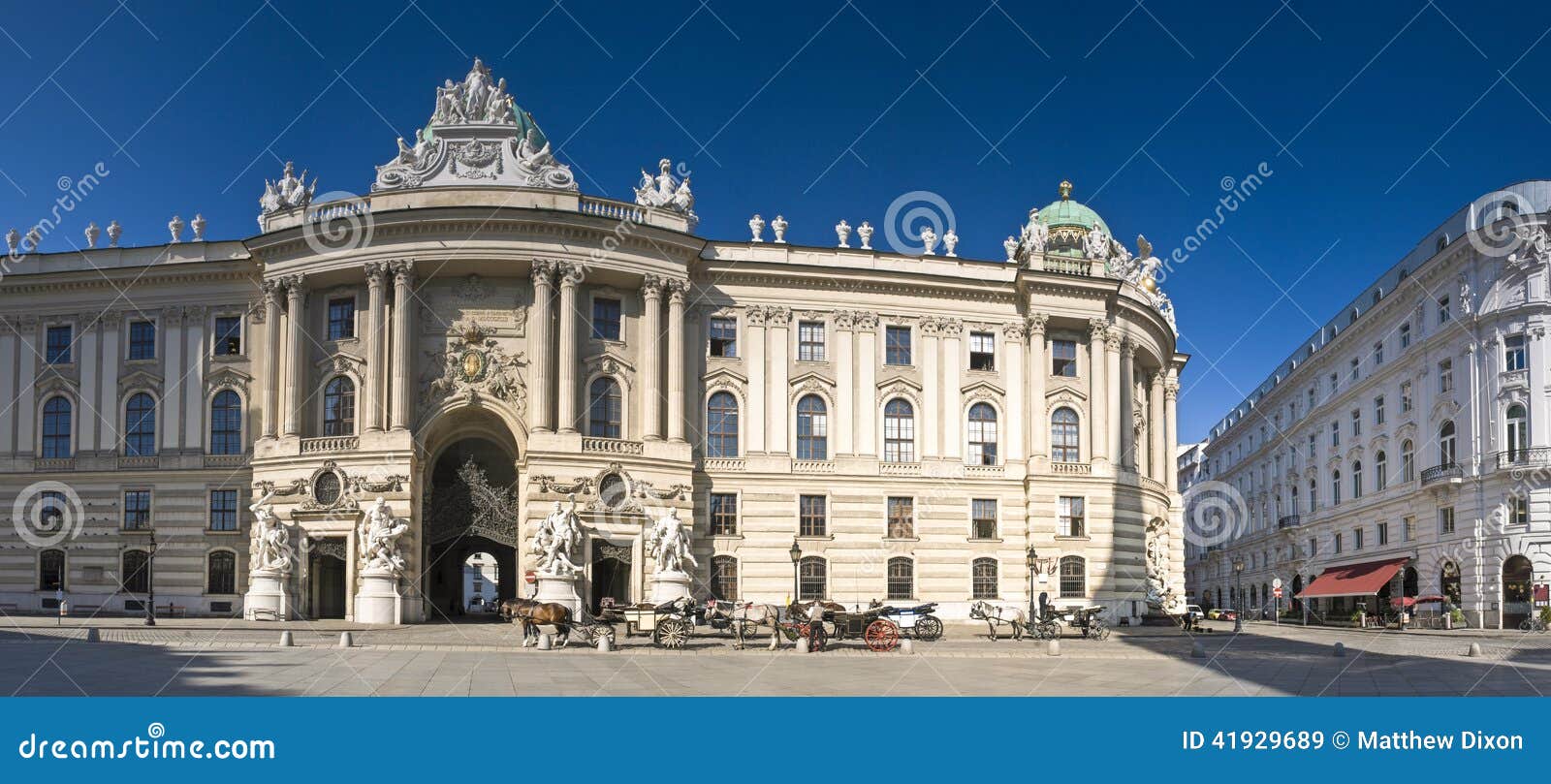 Испанская школа верховой езды, вена Стоковое Изображение - изображение ...