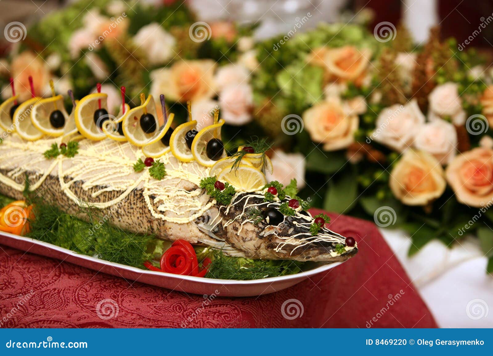 украшение фаршированной щуки фото