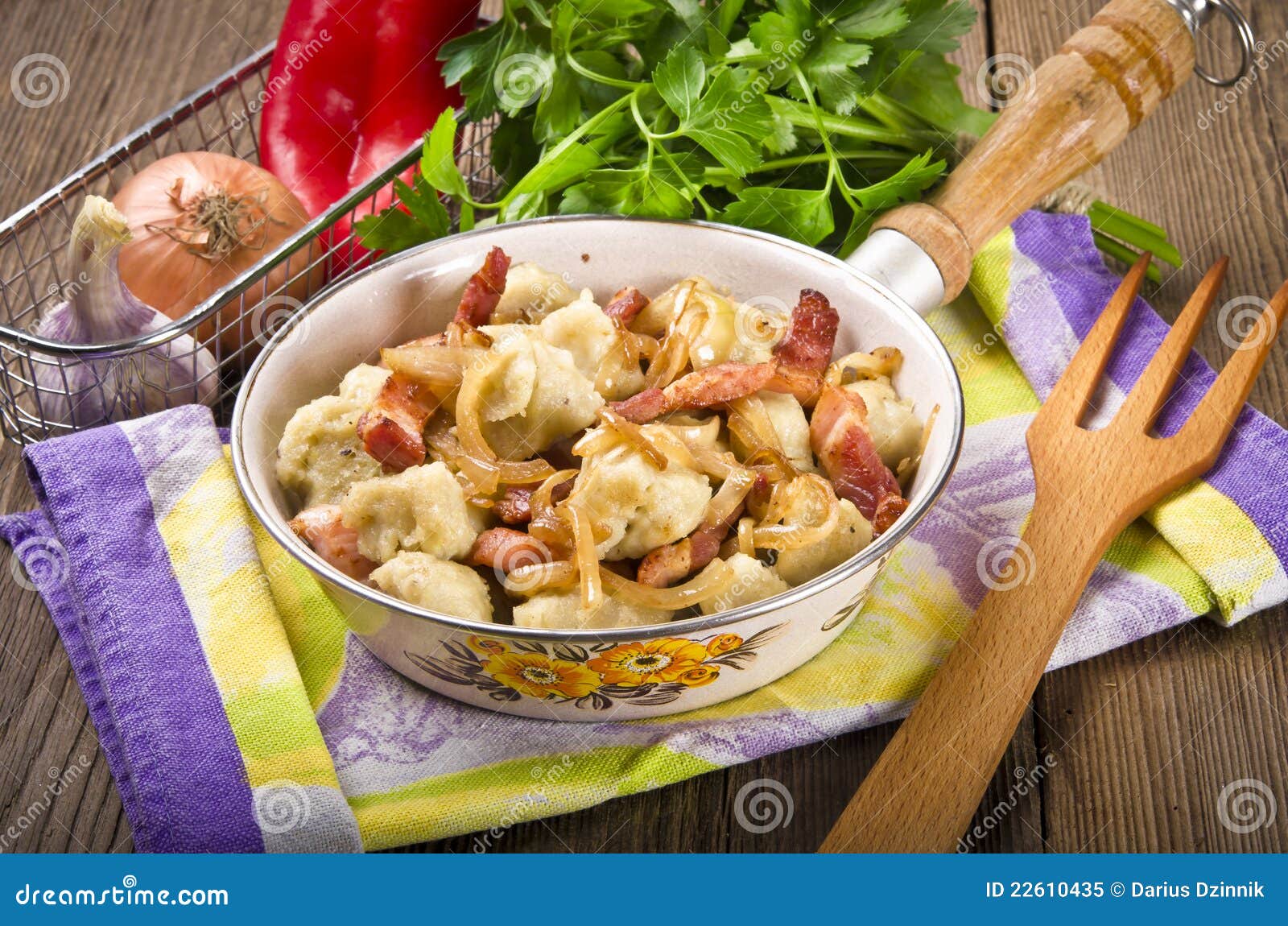 Курица с картошкой грибами и штрулями рецепт с фото