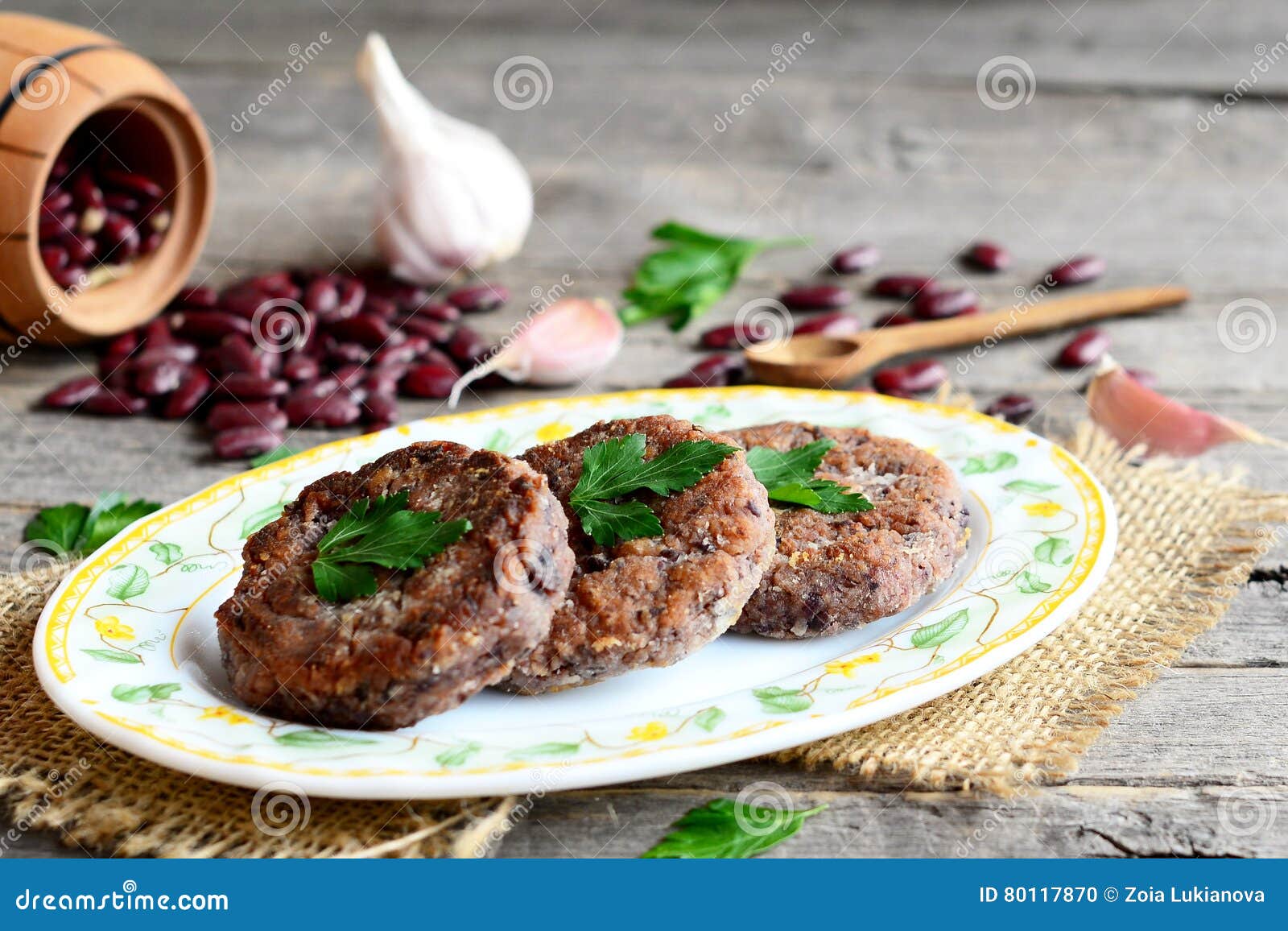 Котлеты из красной фасоли