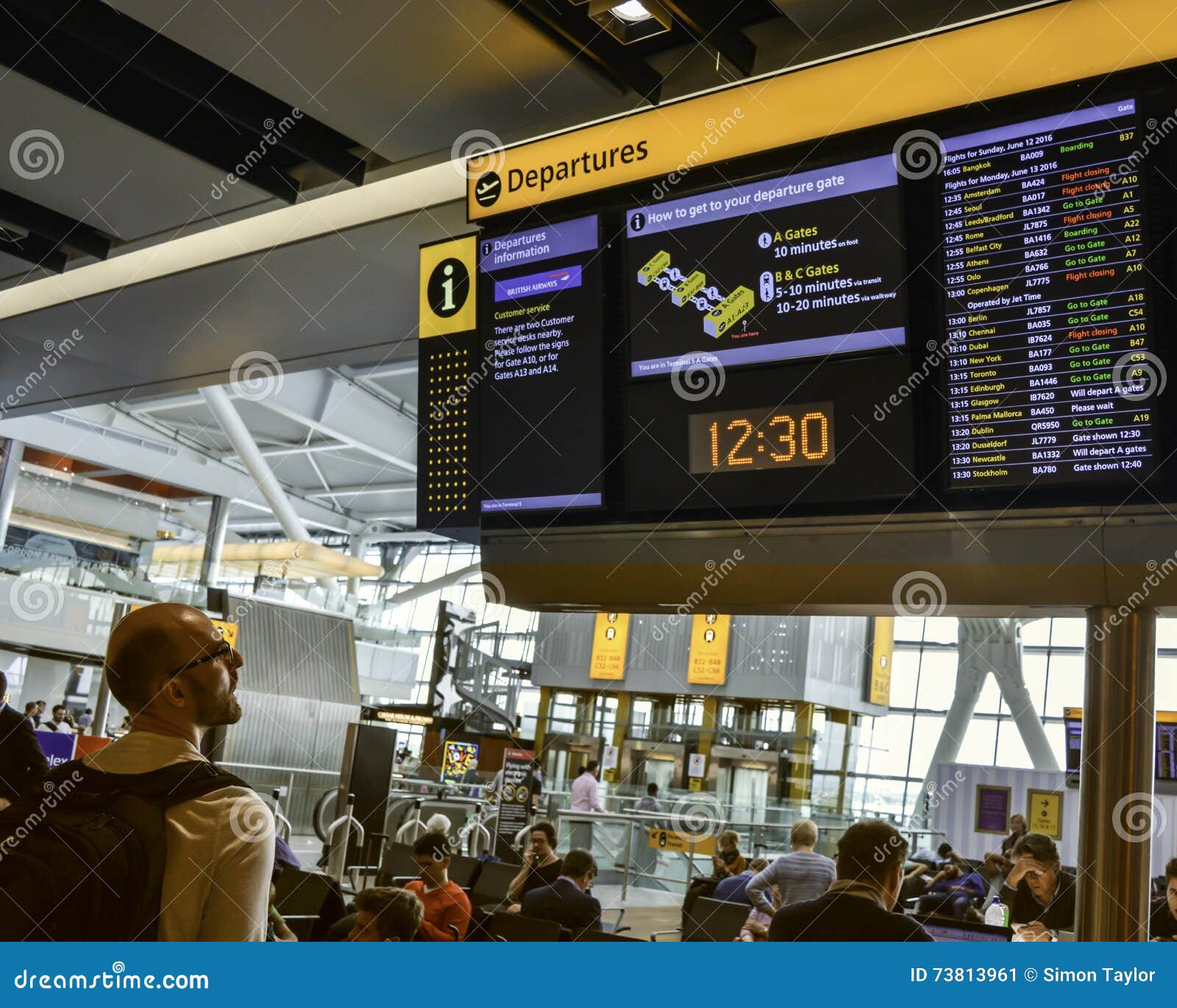 Крупный аэропорт 5 Хитроу редакционное фото. изображение насчитывающей ...