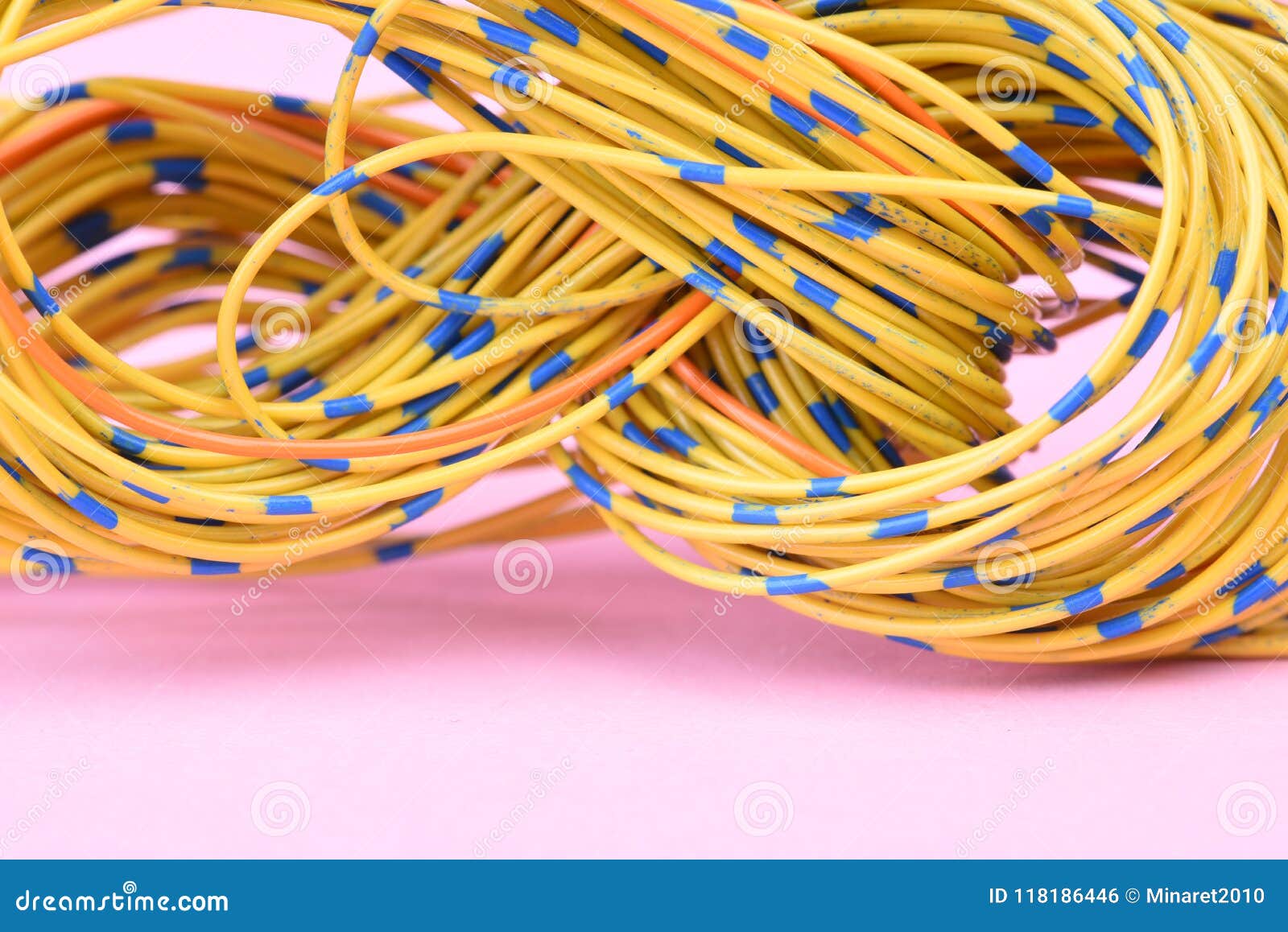 Крупный план электрических кабелей Стоковое Фото - изображение ...