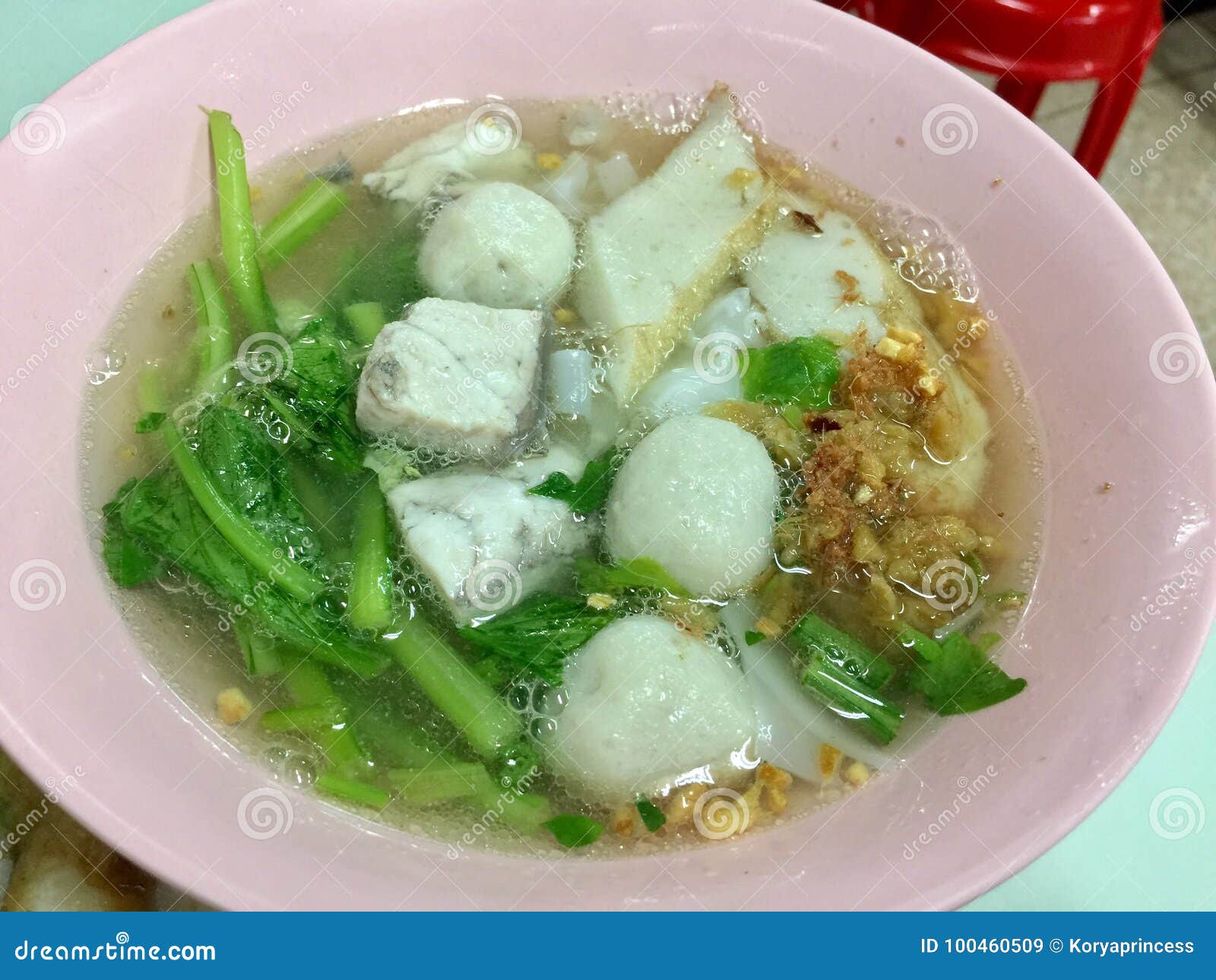 Лапша стоковое изображение. изображение насчитывающей рыбы - 100460509