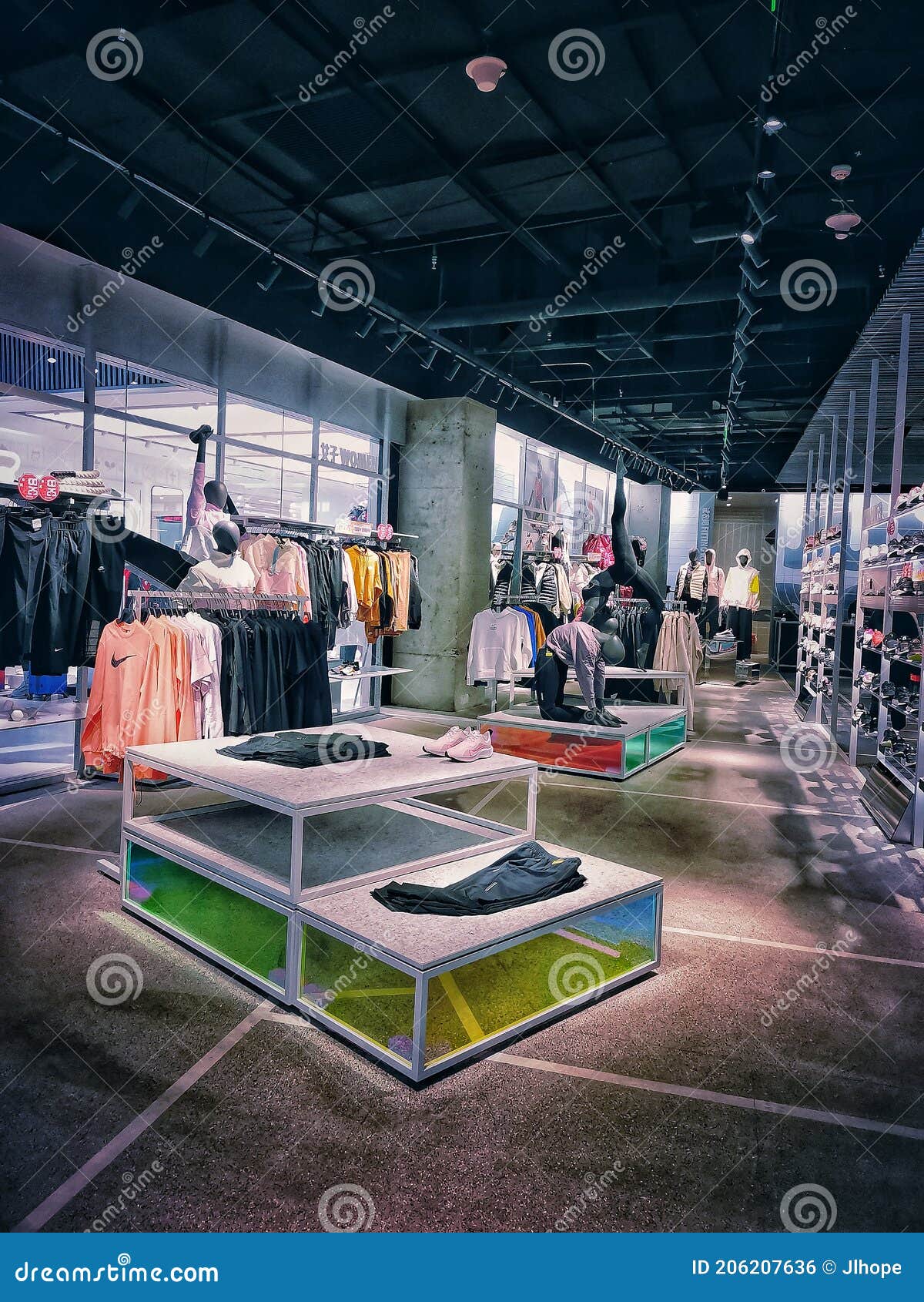 Magasin sport nike sale
