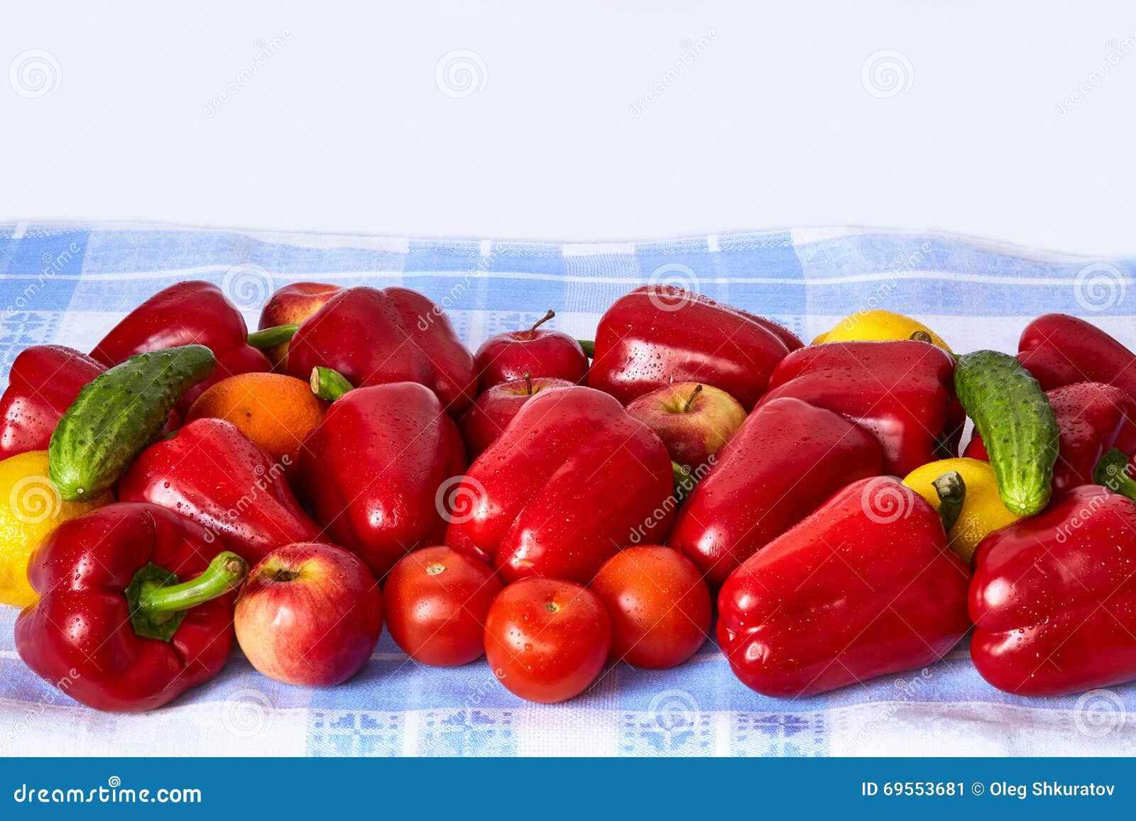 Много зрелые овощ и плодоовощи на полотенце Стоковое Изображение ...