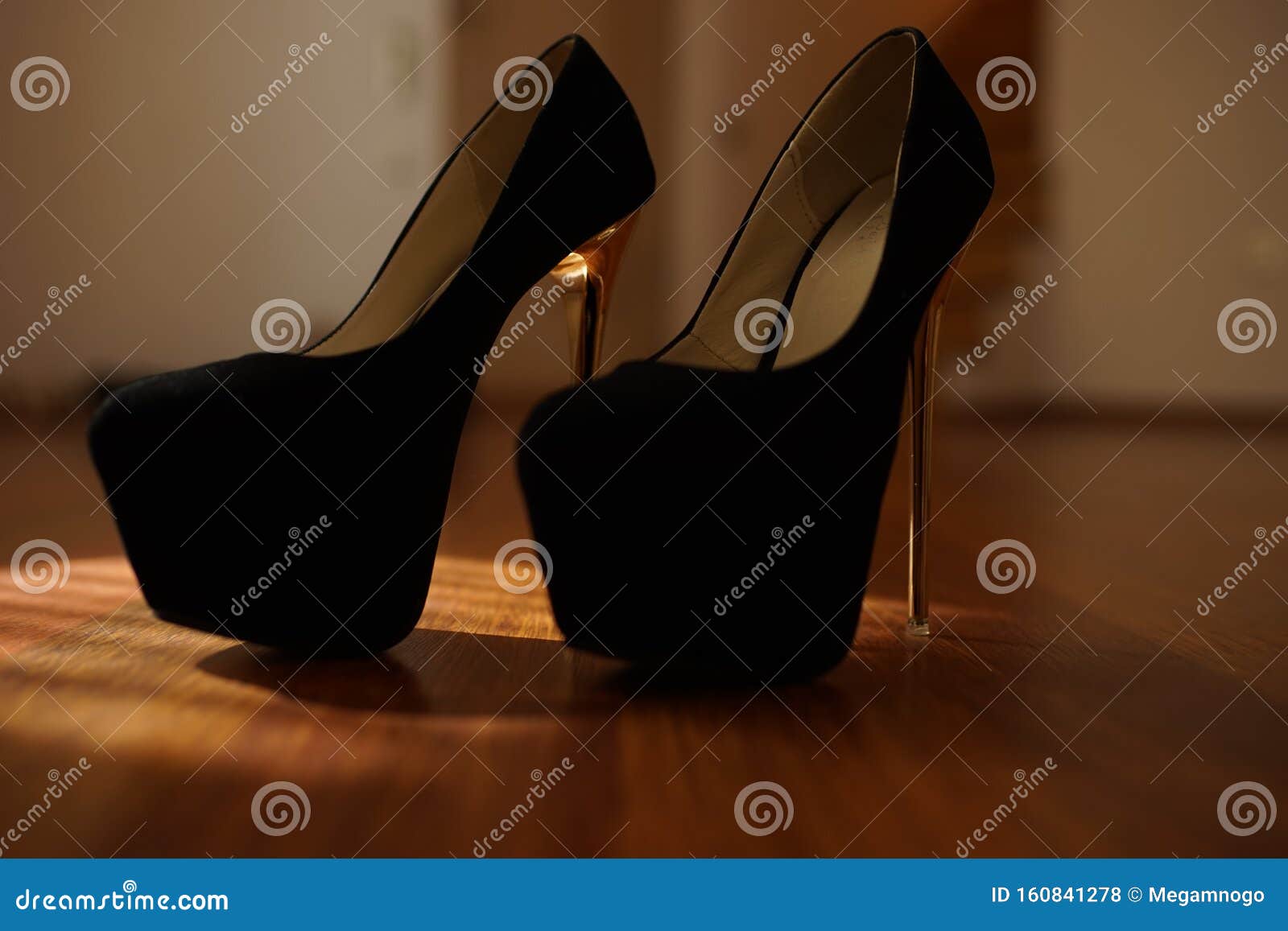Модные женские туфли Tamaris