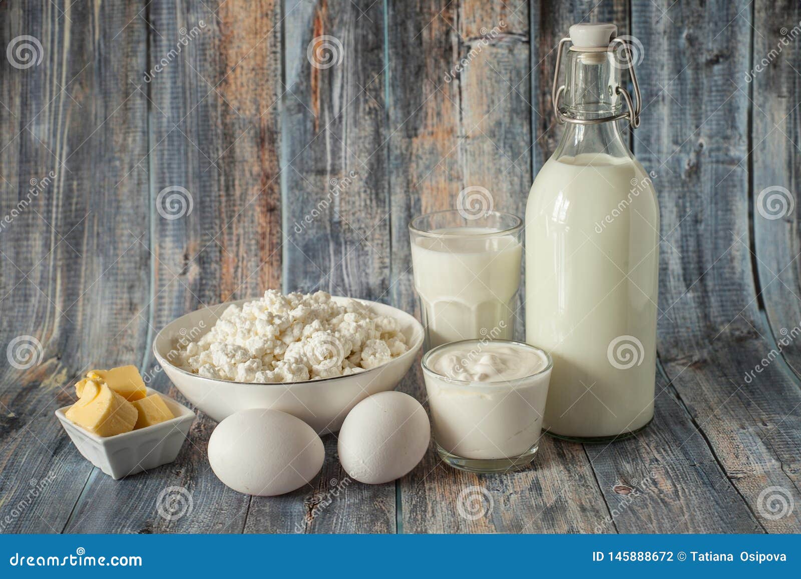 Молоко яйца масло