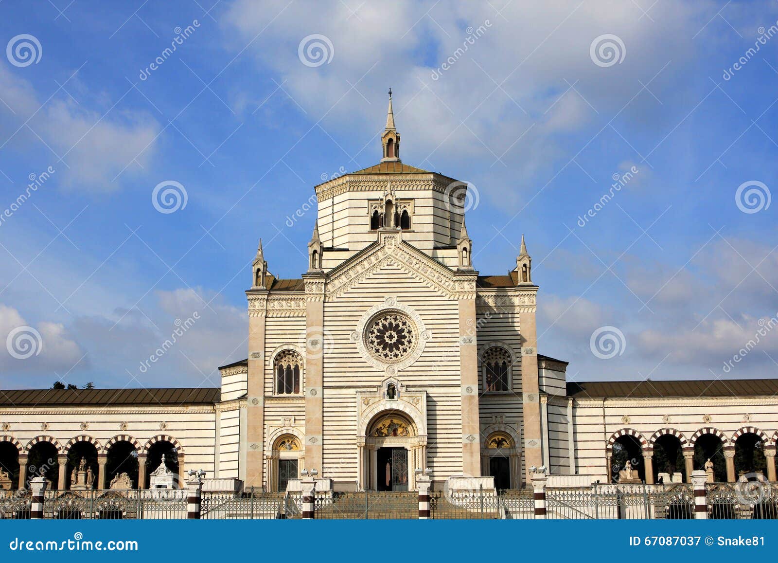 Монументальное кладбище, Cimitero Monumentale, милан. Монументальное кладбище Cimitero Monumentale, самое большое кладбище в милане, Италии, милане