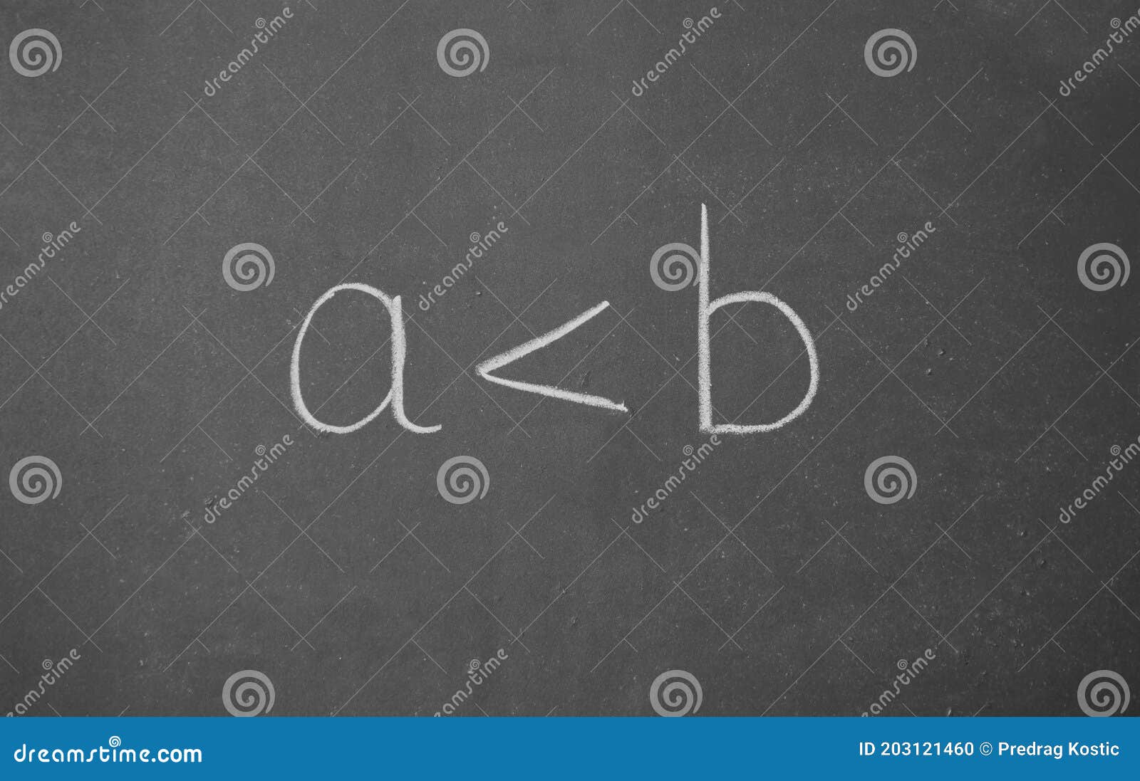 Неравенство в математике. стоковое фото. изображение насчитывающей ...