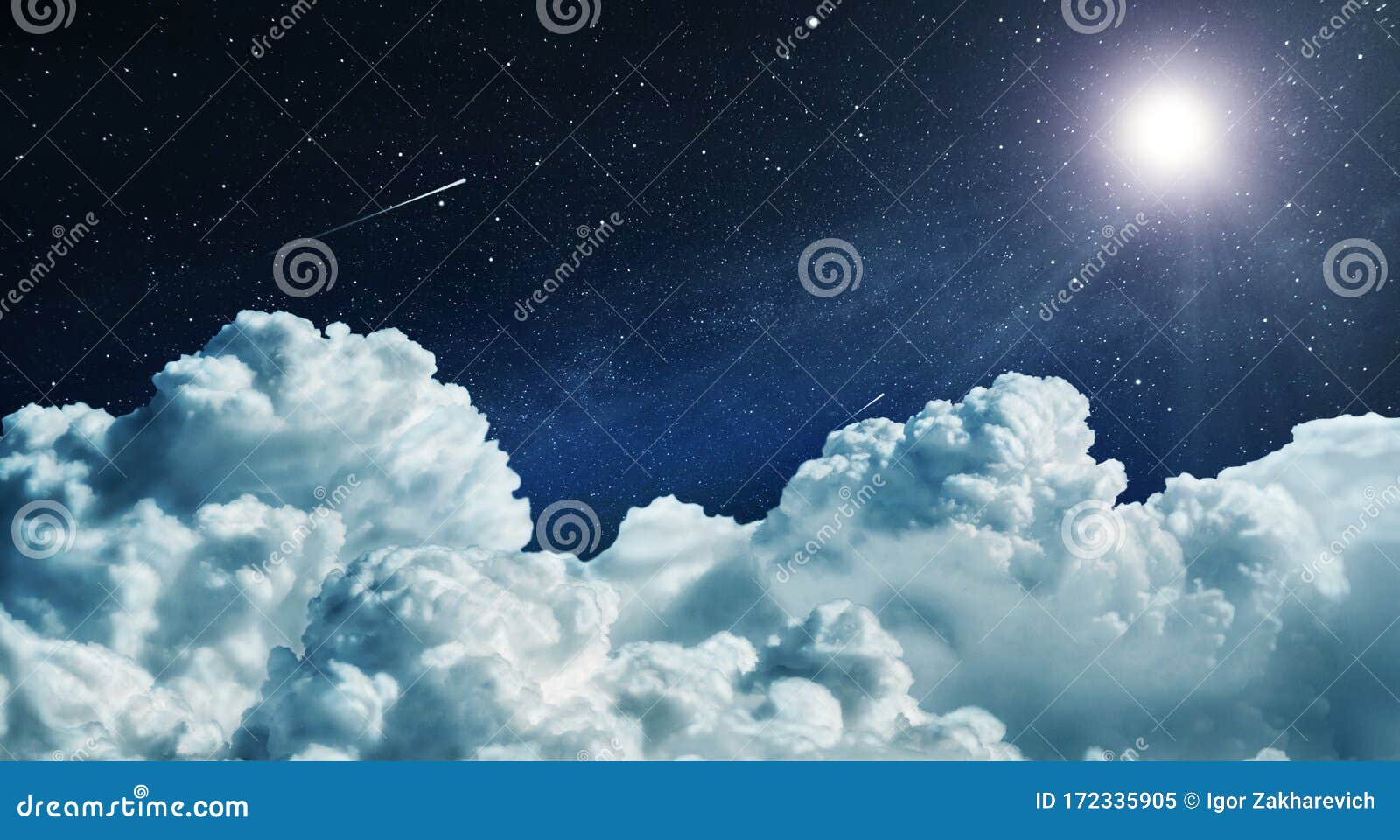 Ночное небо с облаками и звездами Стоковое Изображение - изображение ...