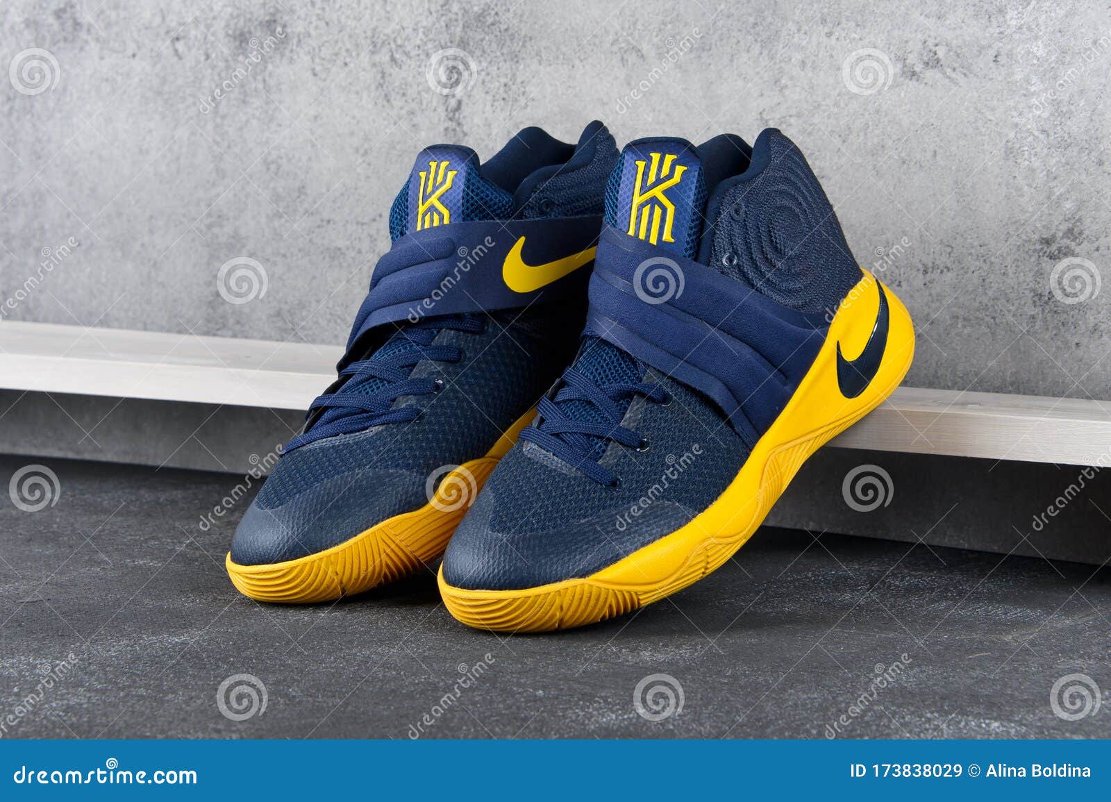 Cavs Kyrie 2 Nike. 12 2017 173838029