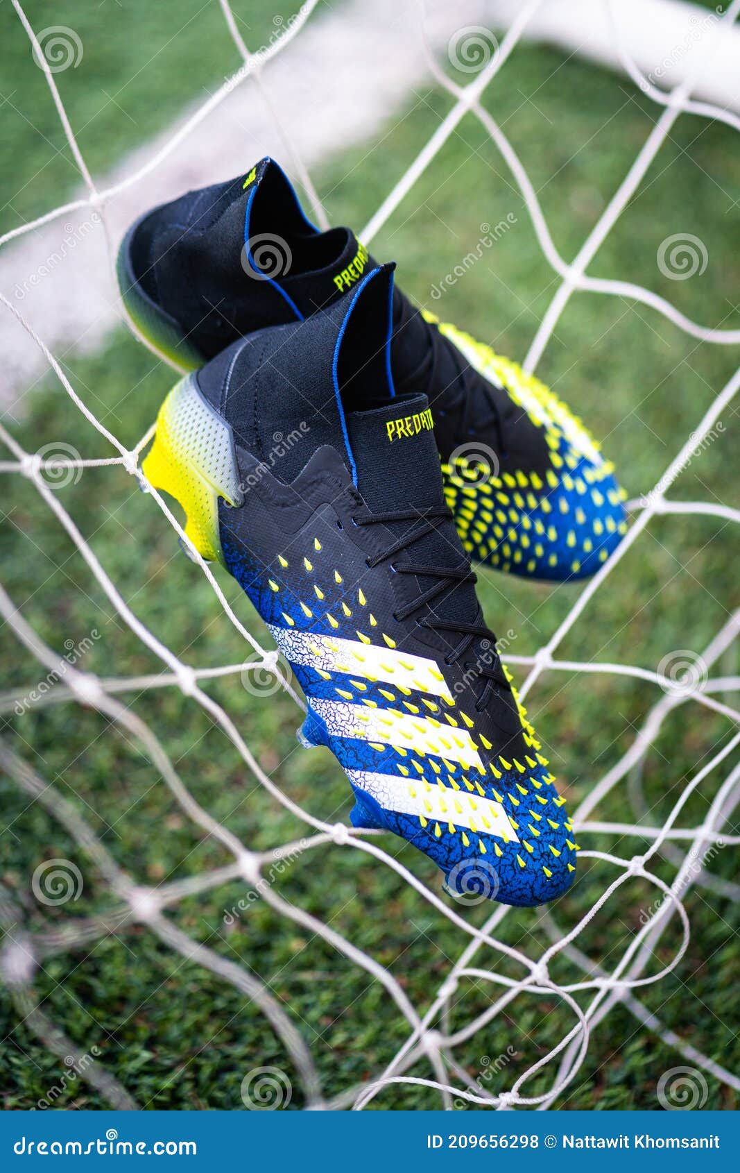 Adidas 2021 209656298