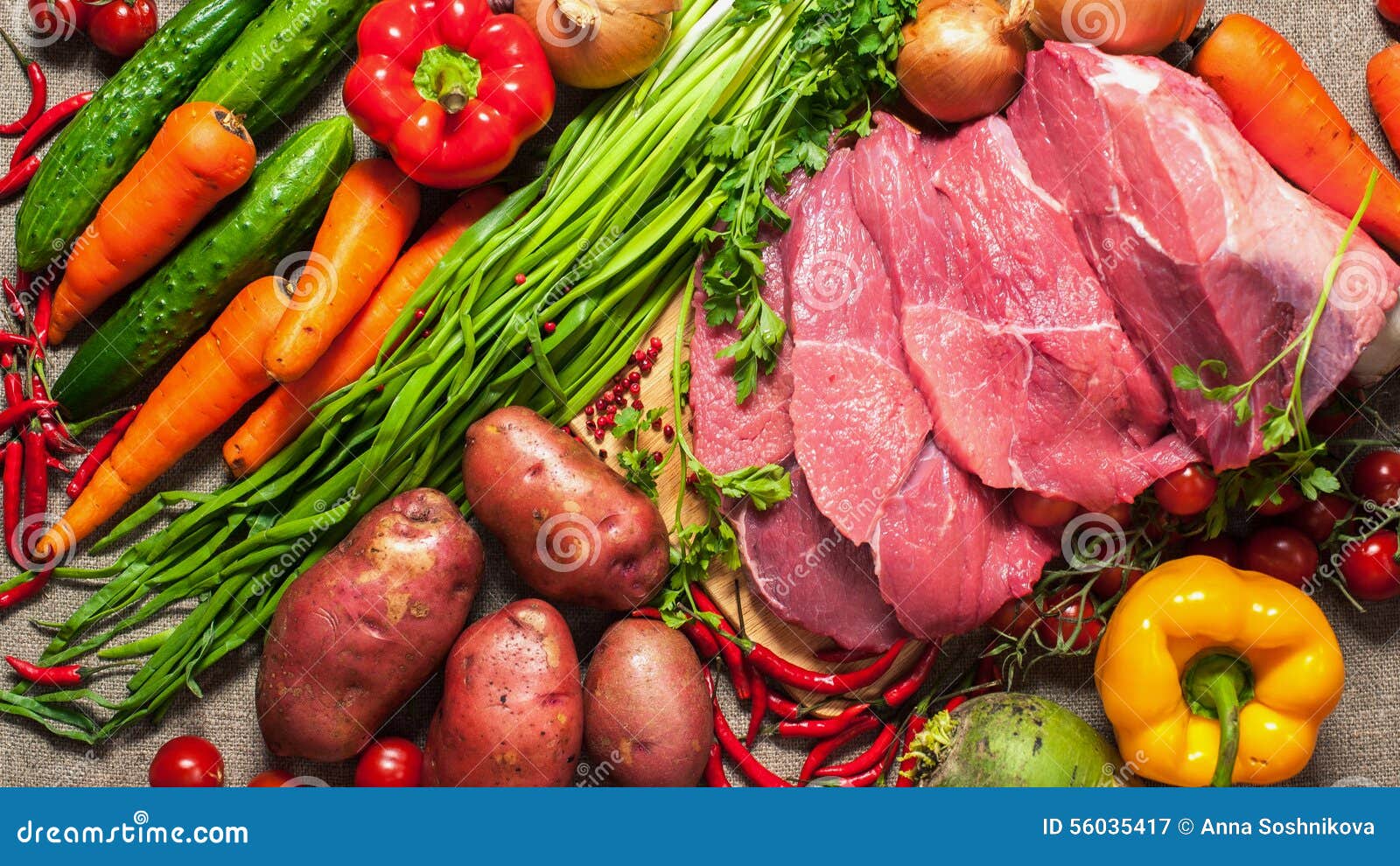 Овощи и мясо стоковое изображение. изображение насчитывающей много