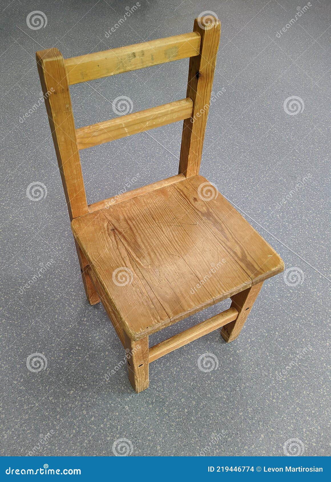 Деревянные стулья со спинкой купить недорого в интернет-магазине с доставкой