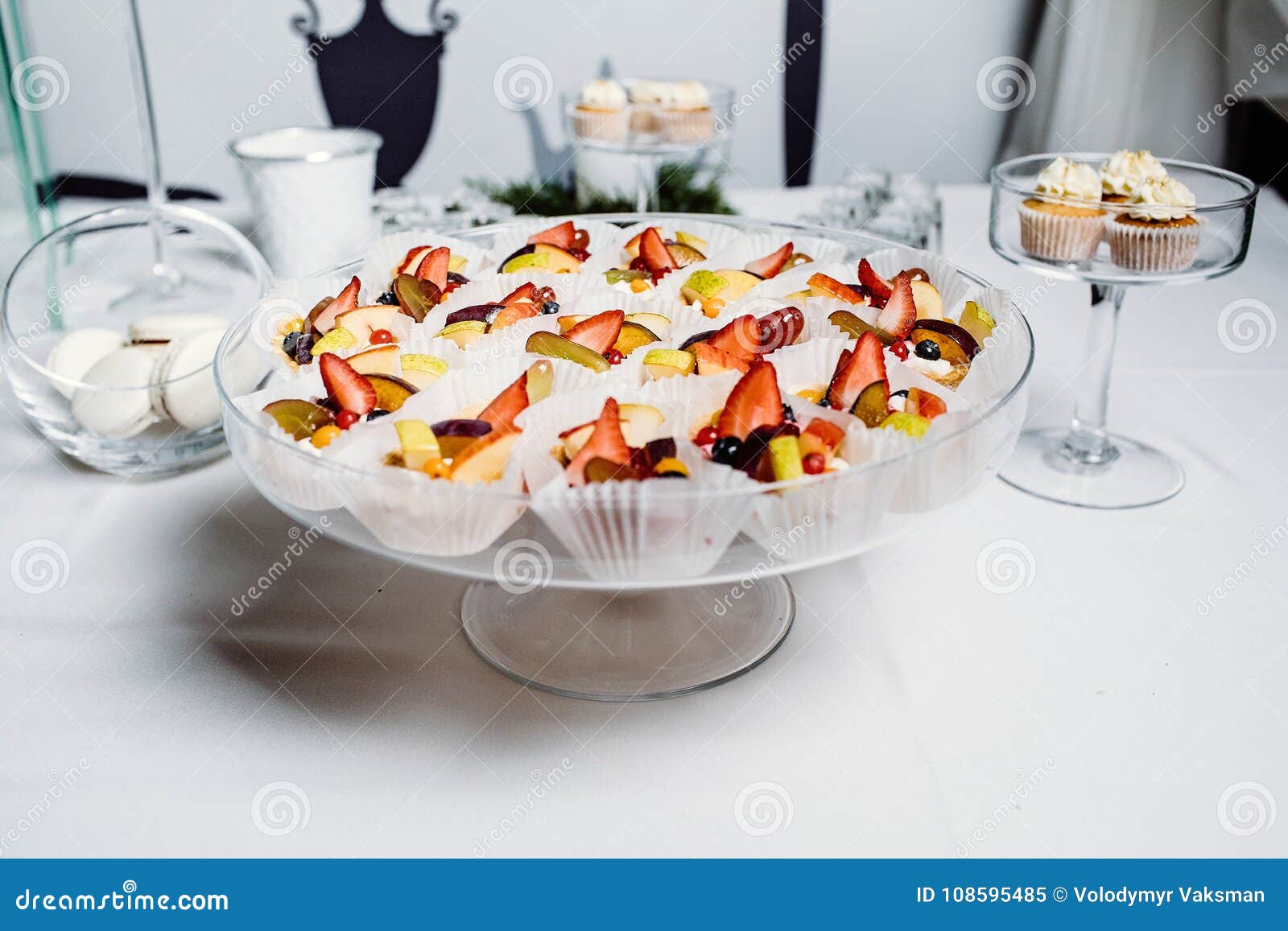 Очень вкусная таблица десерта шоколадного батончика приема по случаю ...